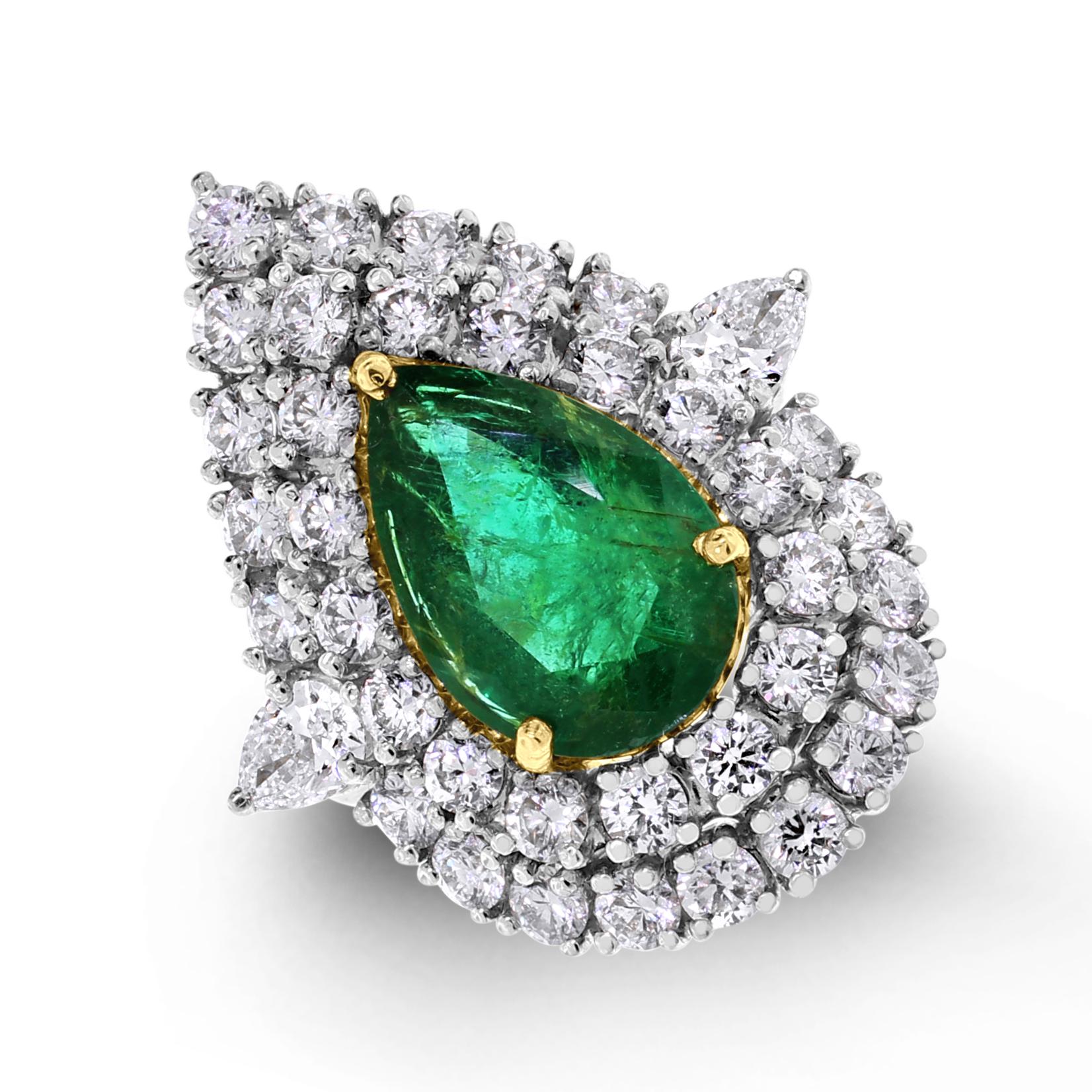 Beauvince Yana Halo Ring (8.96 cts Emerald & Diamonds) in Gold In New Condition For Sale In New York, NY
