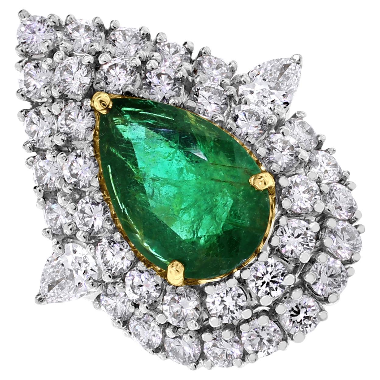 Beauvince Yana Halo Ring (8.96 cts Emerald & Diamonds) in Gold