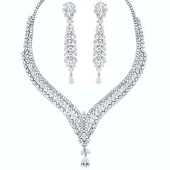 Suite di collana e orecchini Beauvince Yana (57,99 carati di diamanti) in oro bianco