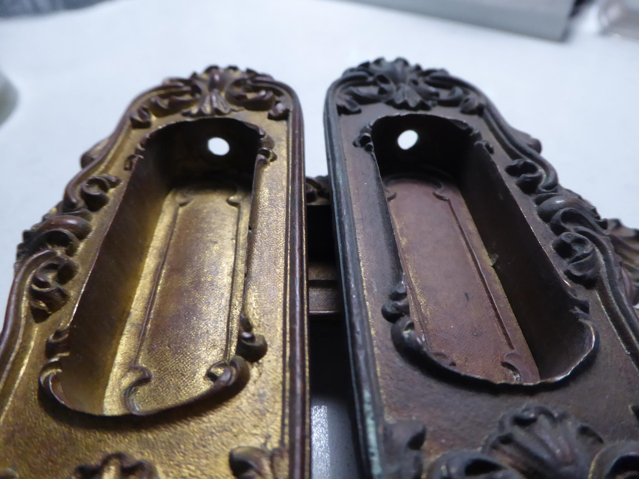 Tiradores de guillotina de bronce ornamentados Beaux Arts de Gravelot The Chatsworth NYC 1900 en venta 1