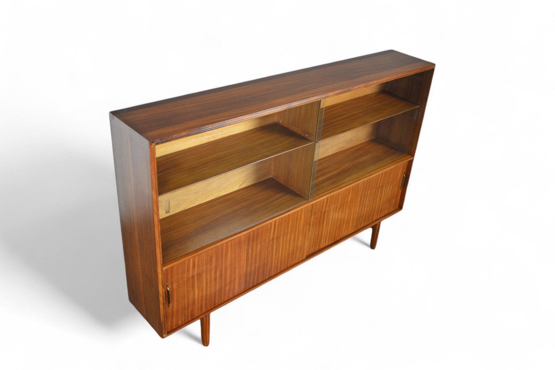 Mid-Century moderno Beaver + Tapley Libreria / Credenza 
