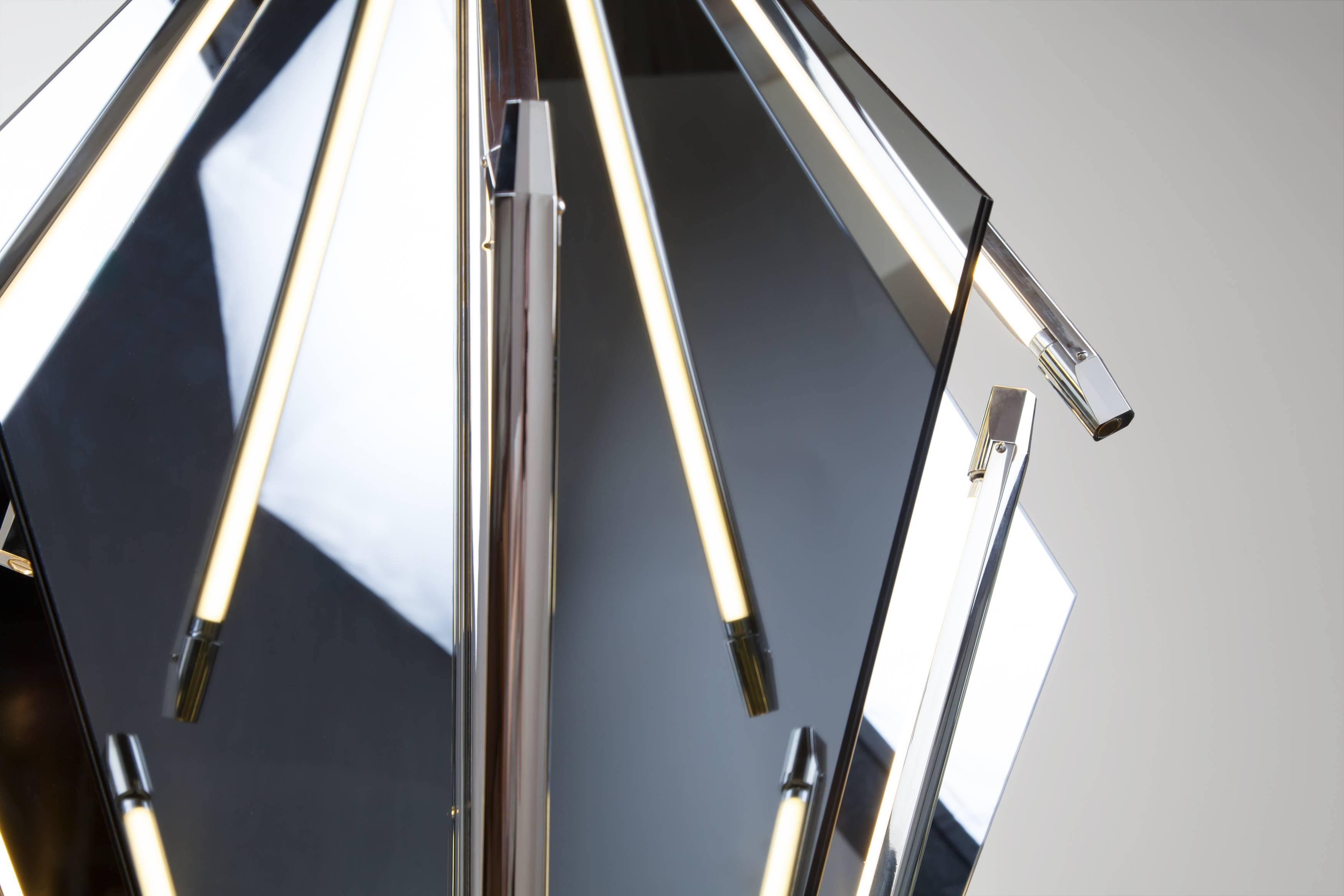 Americano Lampadario LED Bec Brittain Echo 3, vetro grigio e nichel lucido in vendita