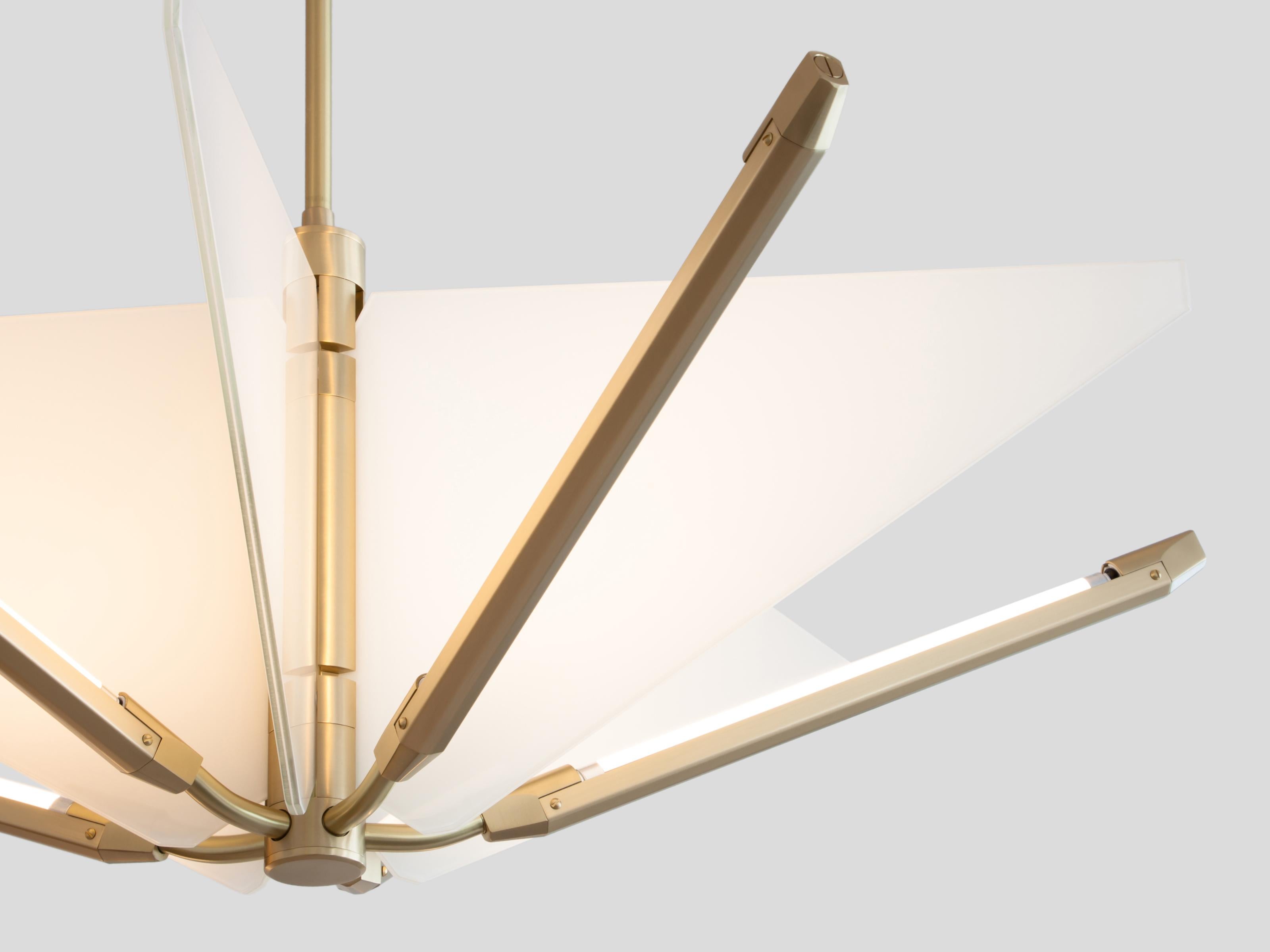 Bec Brittain Echo Short: lampadario a led in vetro bianco e ottone In condizioni Nuovo in vendita a Long Island City, NY