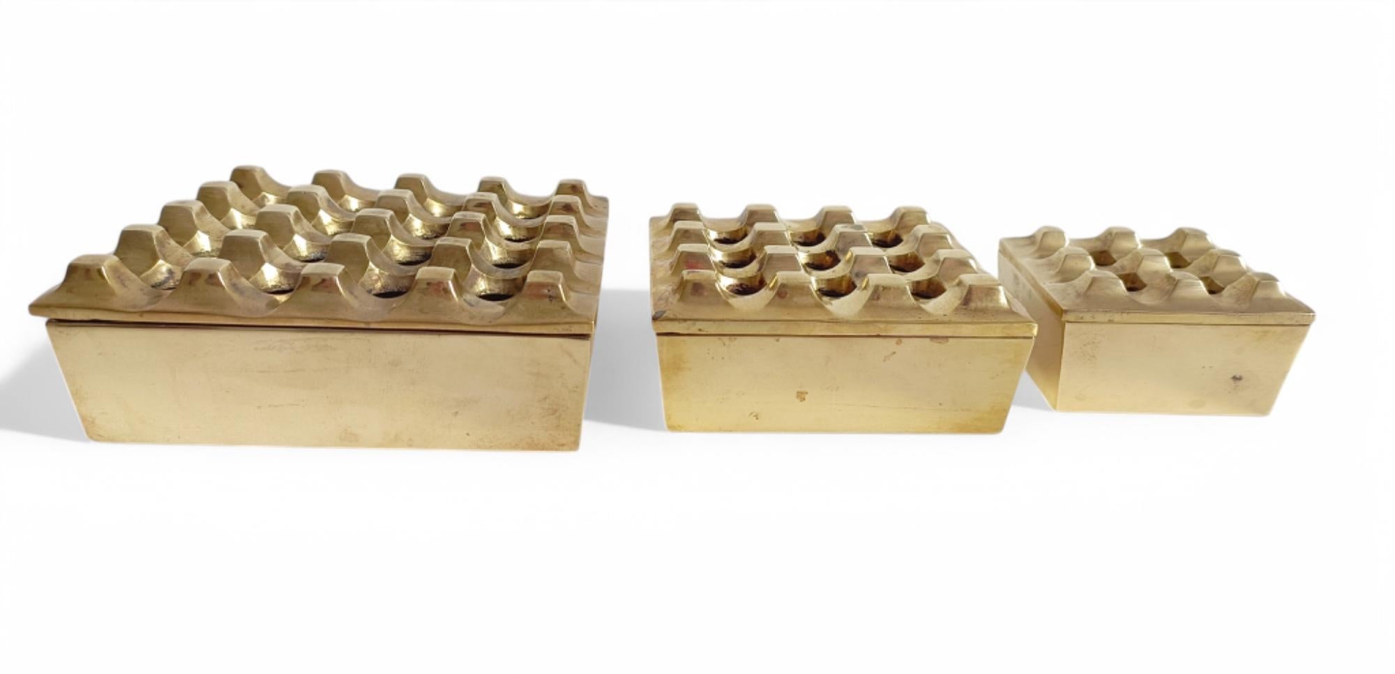 Beck & Jung Ultima Model Bronze Set of Three Ashtrays, Sweden 1970s 5