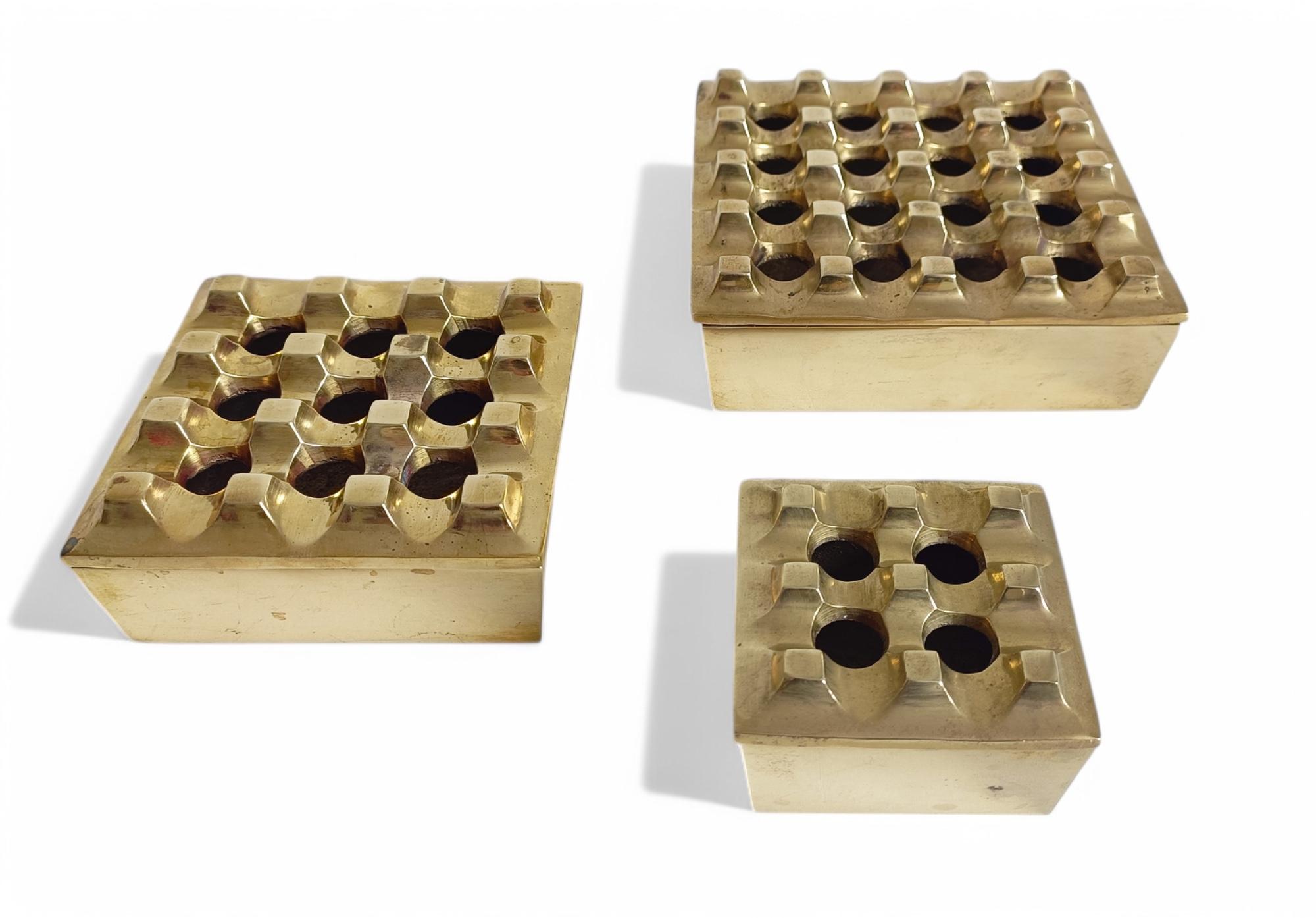 Beck & Jung Ultima Model Bronze Set of Three Ashtrays, Sweden 1970s 6