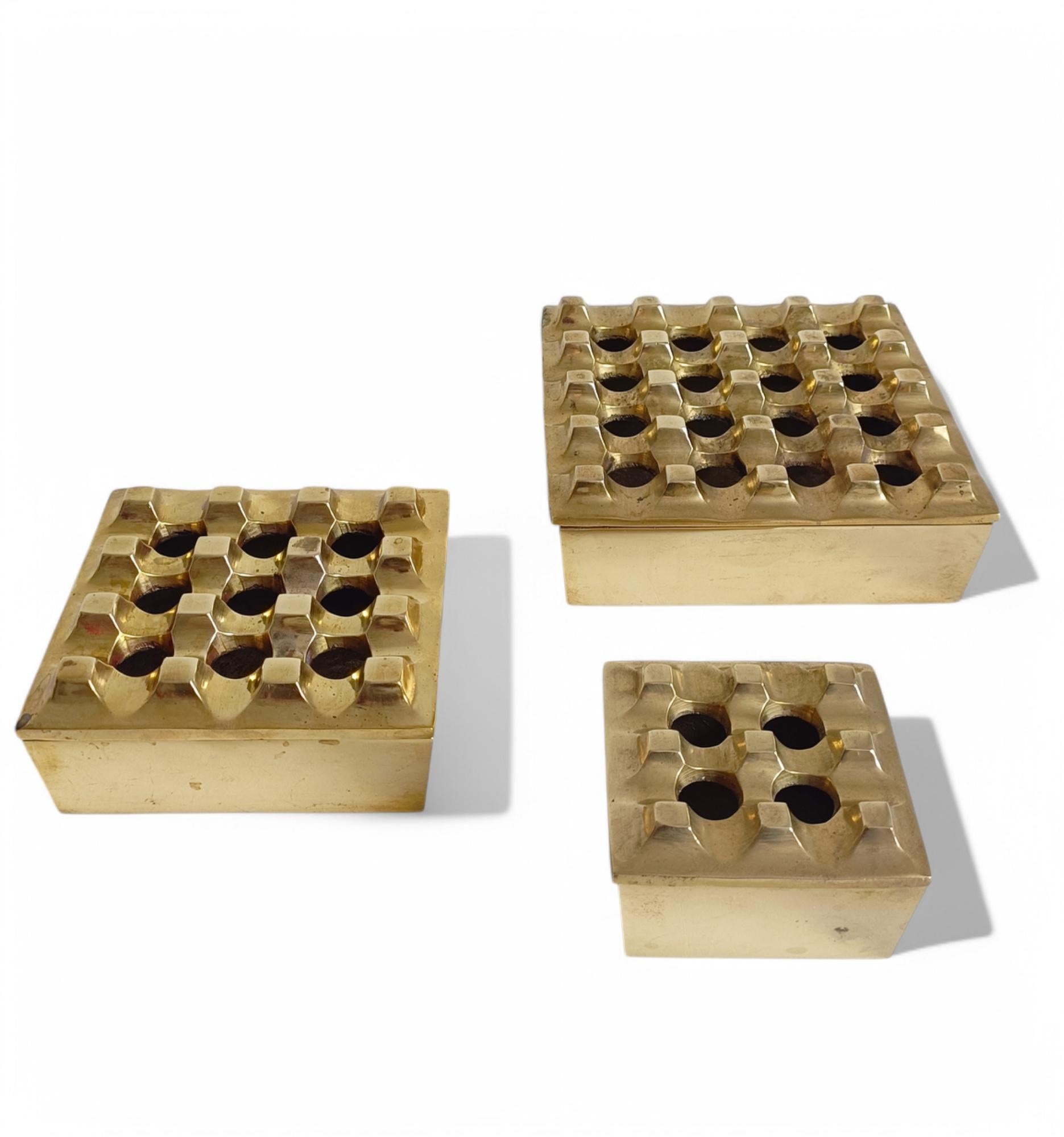 Beck & Jung Ultima Model Bronze Set of Three Ashtrays, Sweden 1970s 7