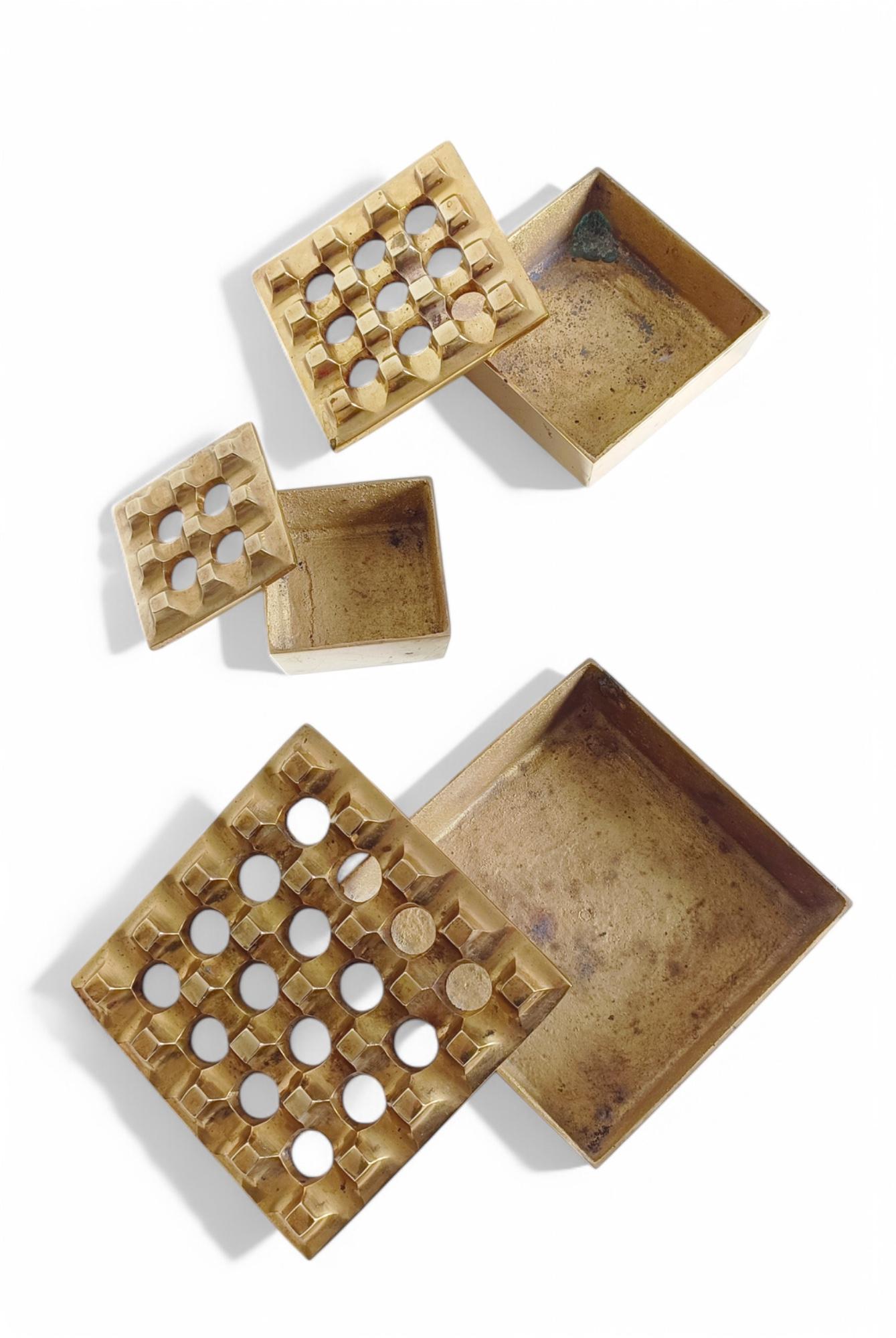 Beck & Jung Ultima Model Bronze Set of Three Ashtrays, Sweden 1970s 12