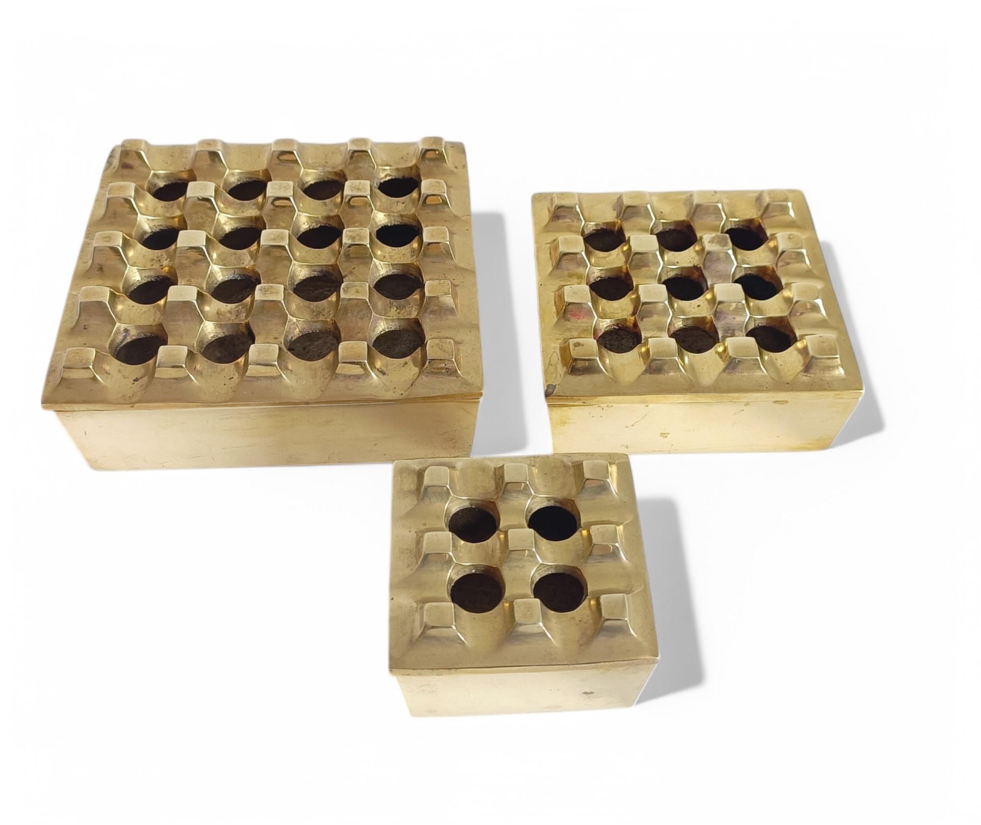 Beck & Jung Ultima Model Bronze Set of Three Ashtrays, Sweden 1970s In Good Condition In Valencia, VC