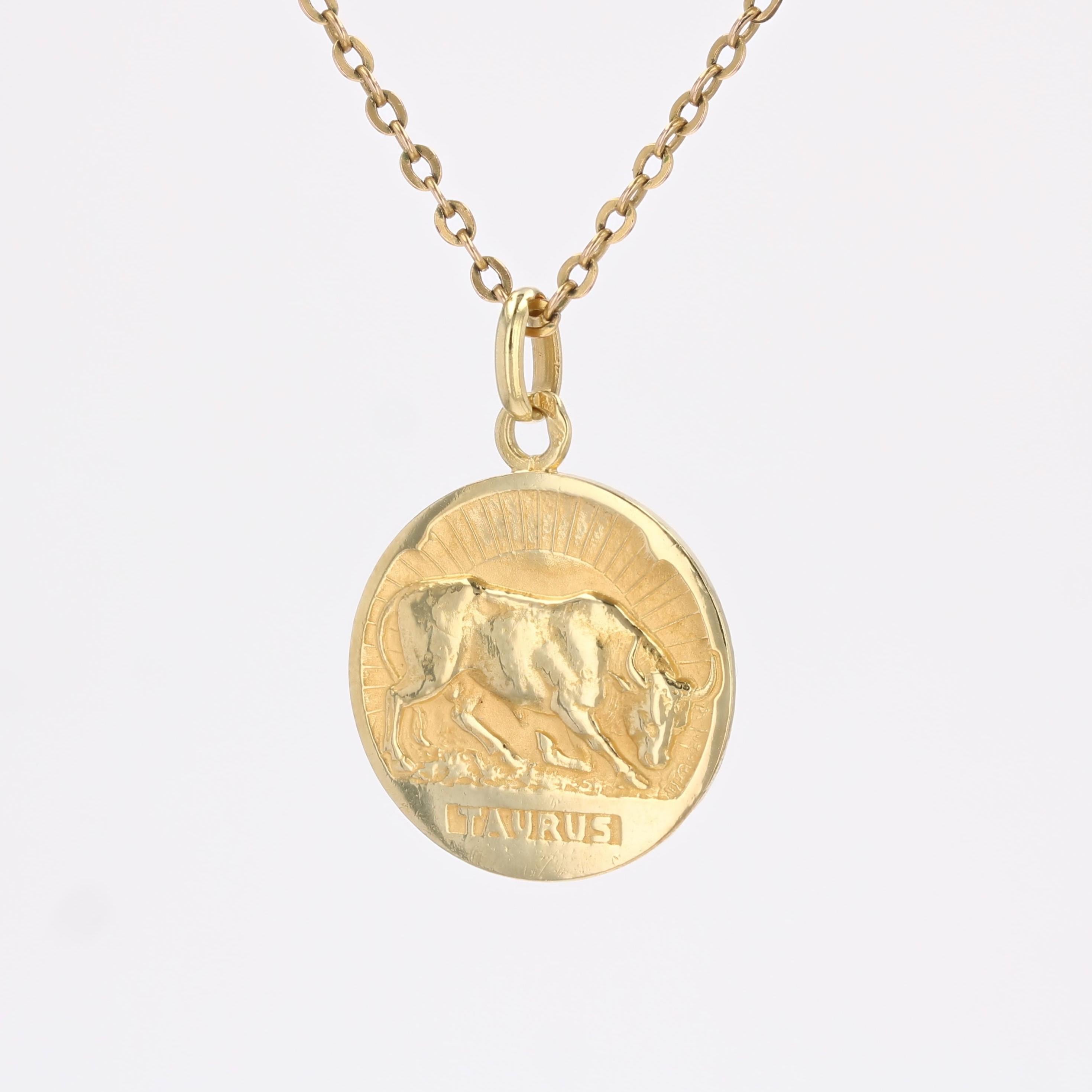 Becker French 20th Century 18 Karat Yellow Gold Taurus Medal Pendant For Sale 1