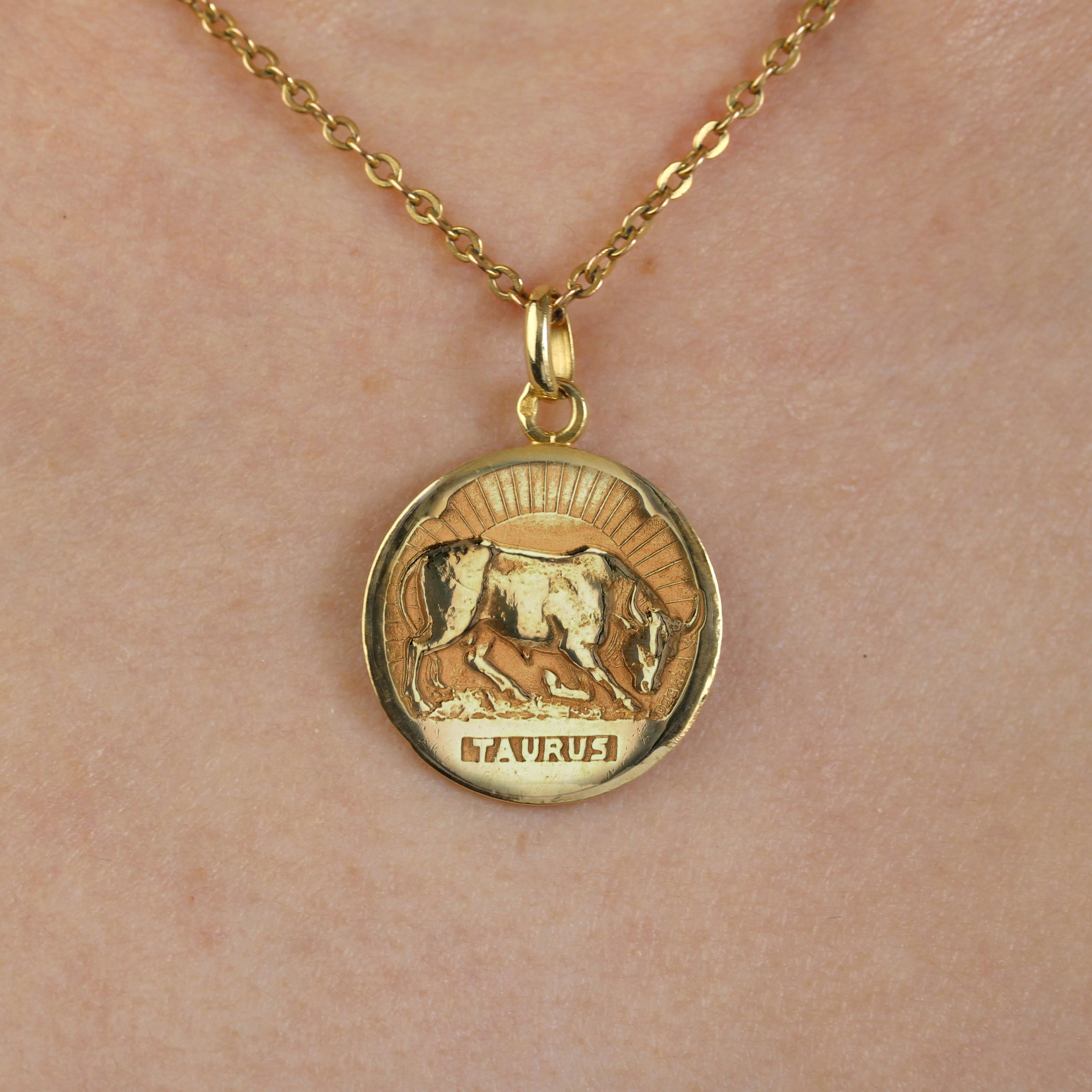 Becker French 20th Century 18 Karat Yellow Gold Taurus Medal Pendant For Sale 2
