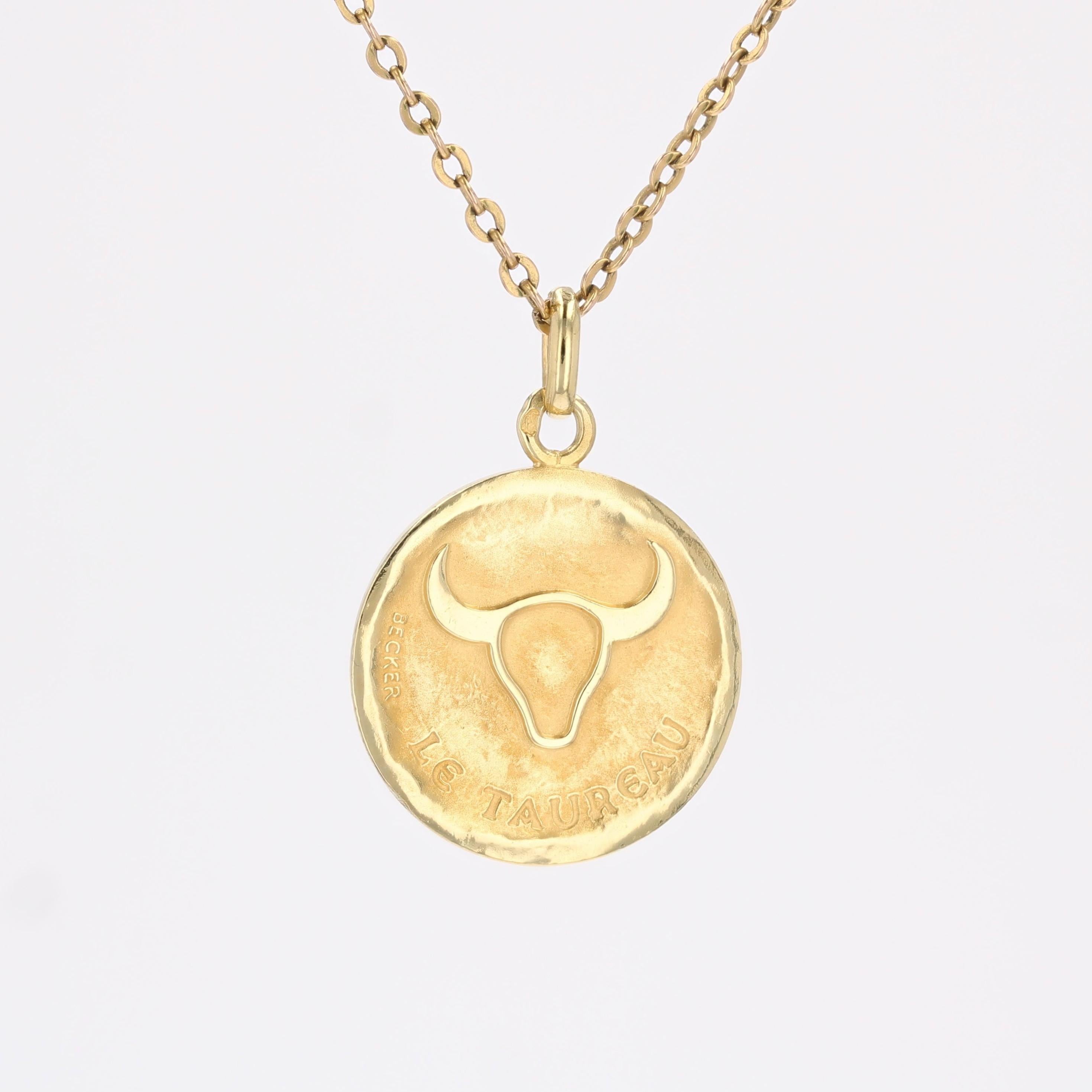 Becker French 20th Century 18 Karat Yellow Gold Taurus Medal Pendant For Sale 3