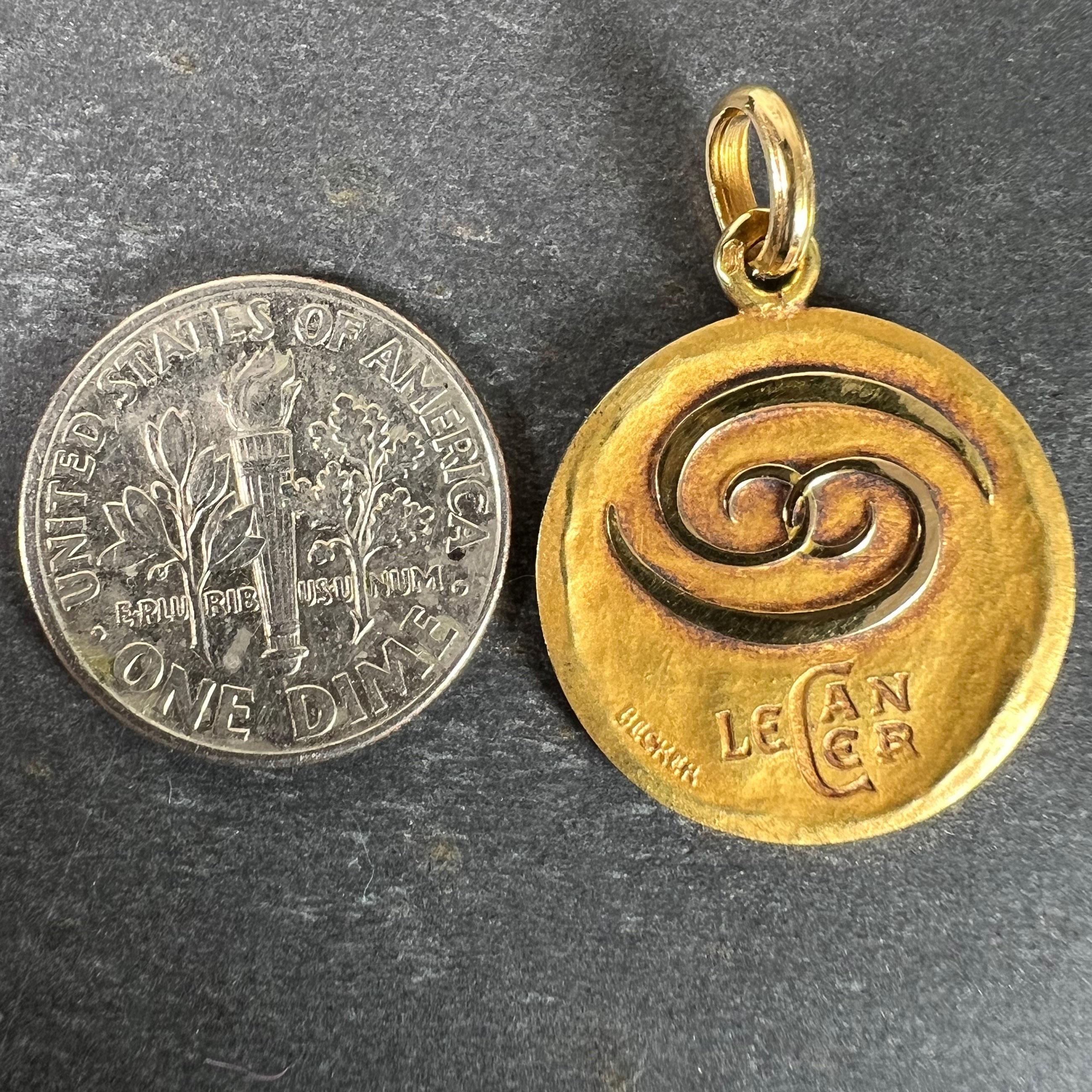 Becker French Zodiac Cancer Sternzeichen 18K Gelbgold Charm-Anhänger im Angebot 7