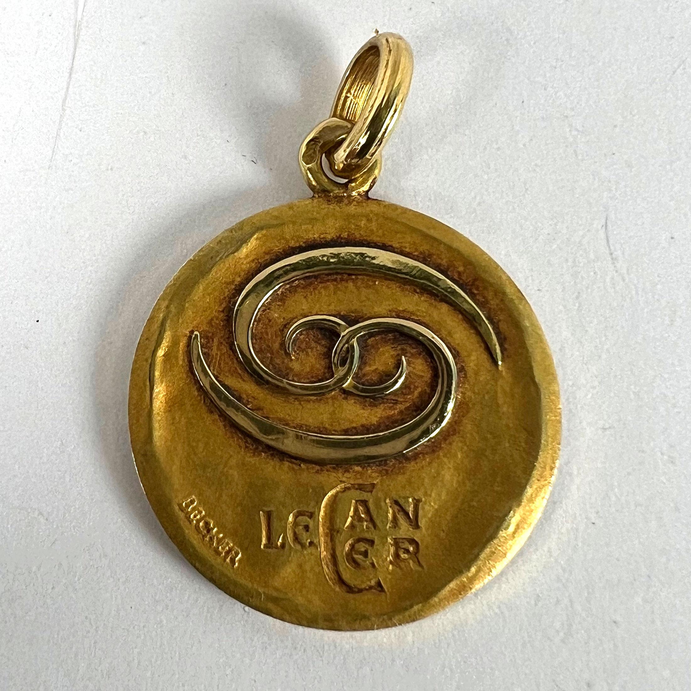 Becker French Zodiac Cancer Sternzeichen 18K Gelbgold Charm-Anhänger im Angebot 8