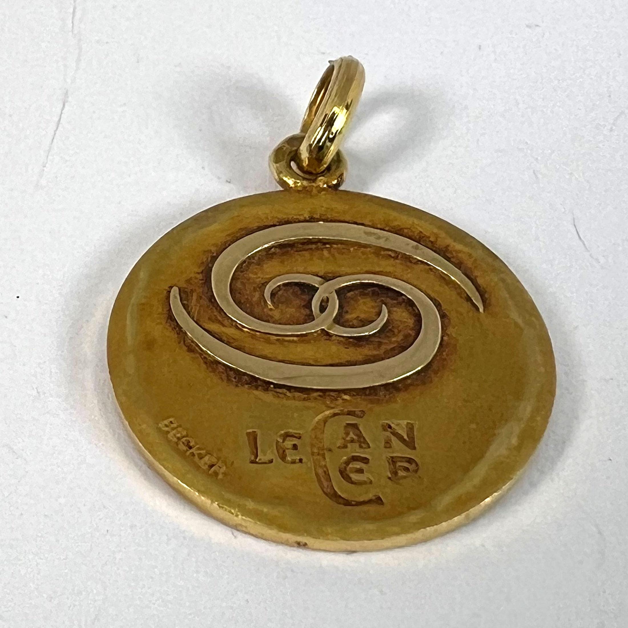 Becker French Zodiac Cancer Sternzeichen 18K Gelbgold Charm-Anhänger im Angebot 10