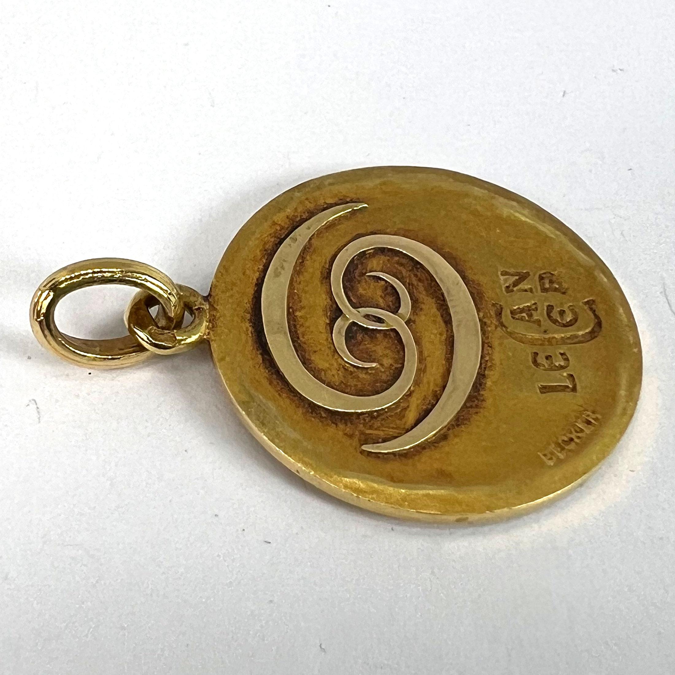 Becker French Zodiac Cancer Sternzeichen 18K Gelbgold Charm-Anhänger im Angebot 11