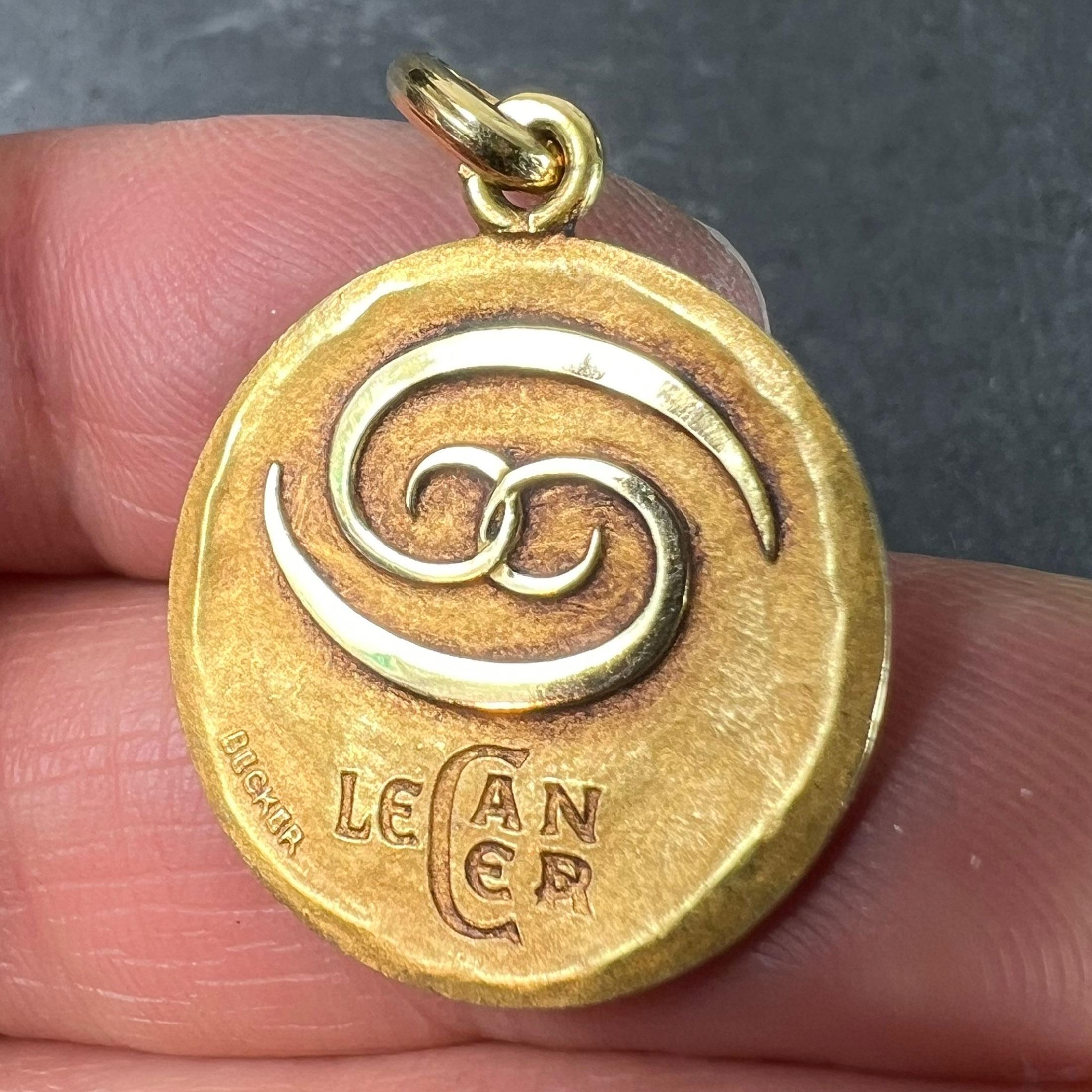 Becker French Zodiac Cancer Sternzeichen 18K Gelbgold Charm-Anhänger im Angebot 3