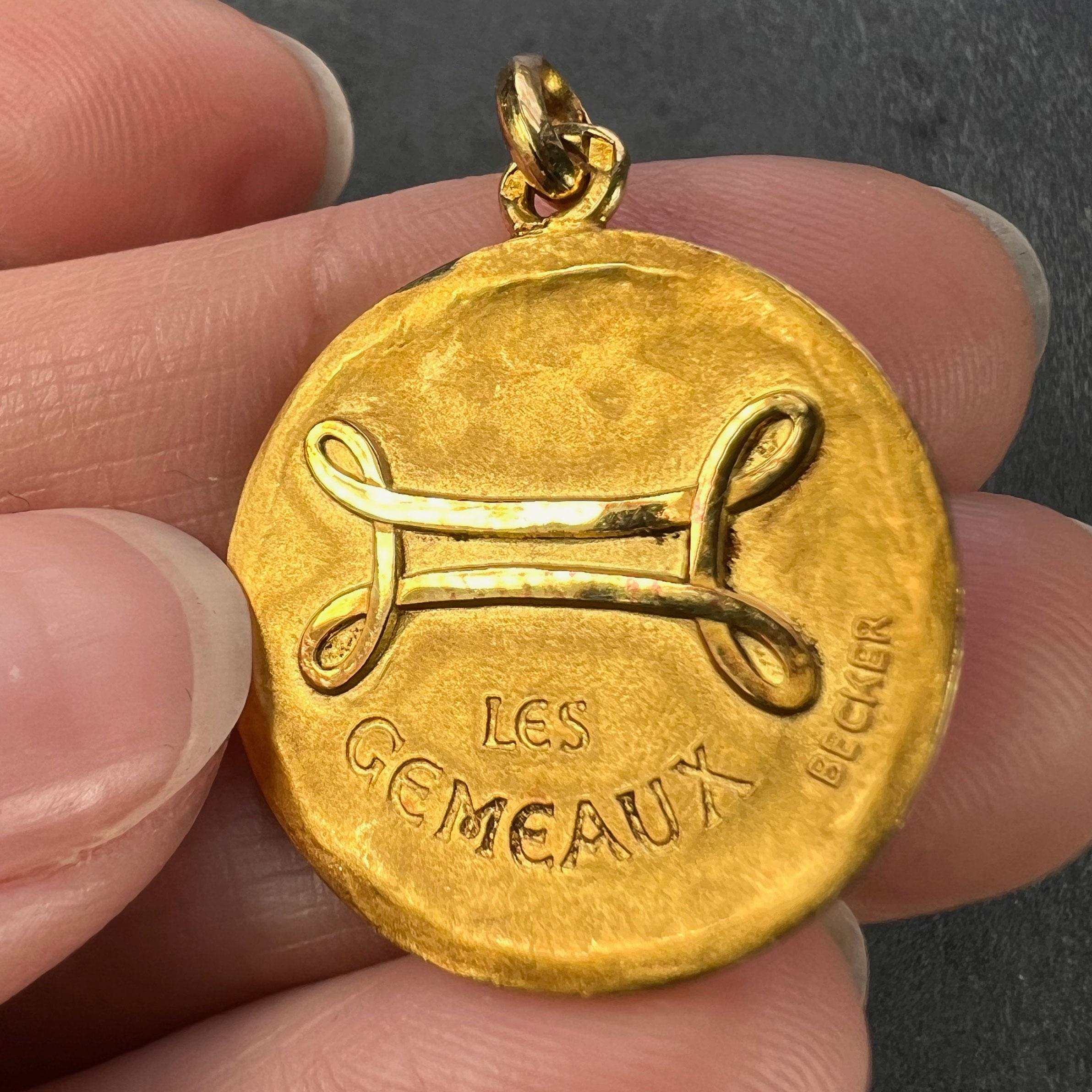 Becker French Zodiac Gemini Starsign 18K Yellow Gold Charm Pendant In Good Condition For Sale In London, GB