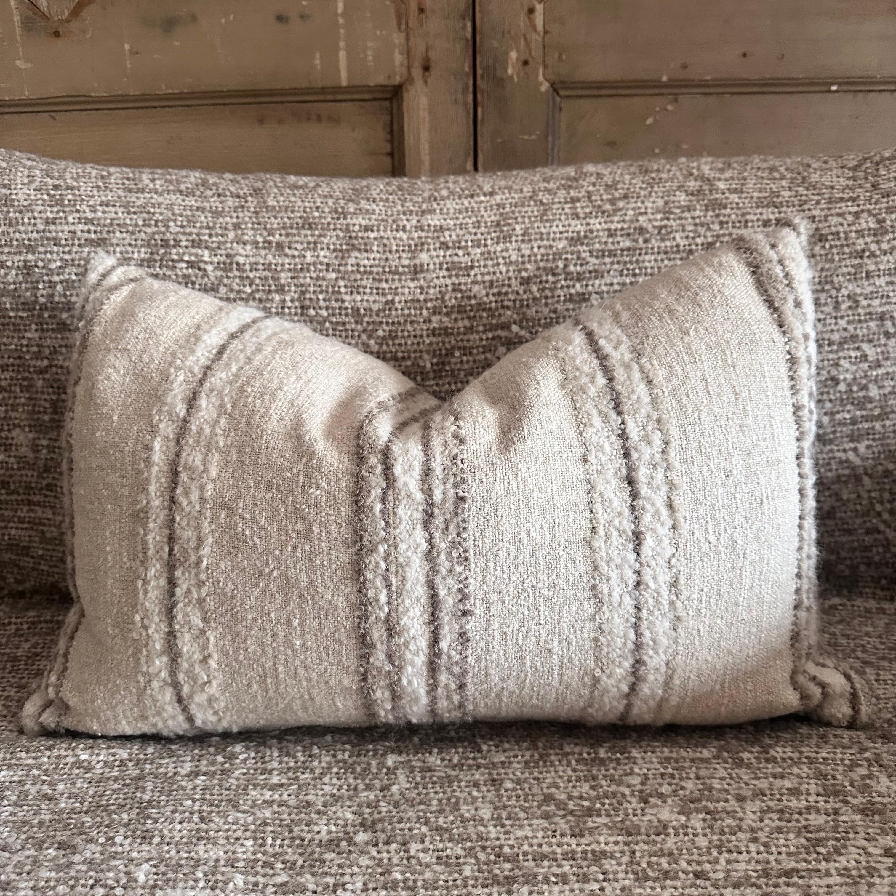 Woven in Belgium the Becker lumbar pillow is a gorgeous combination of Belgian linen and wool. The addition of the raised stripe in this design makes for a truly unique textile.
Color: main is an oatmeal linen
Stripe: ecorce (brown/with eggplant