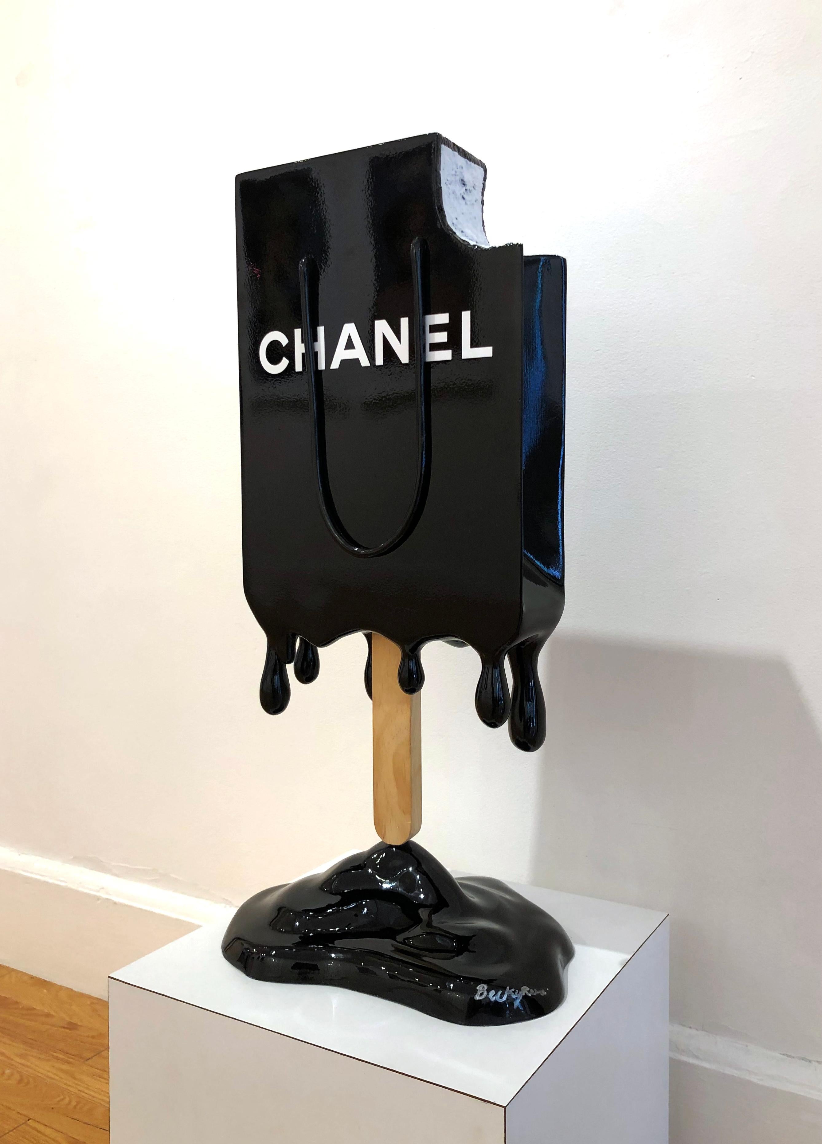 Mini Chanellipop (Zeitgenössisch), Sculpture, von Becky Rosa