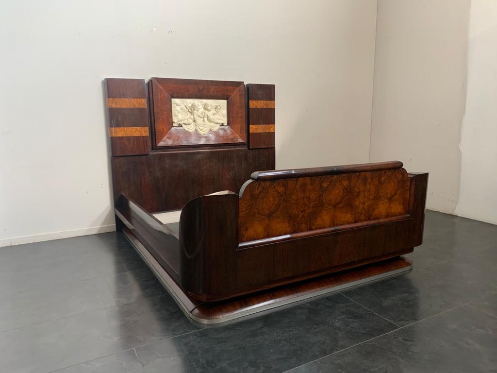 Bed and Bedside Tables in Rosewood, Walnut and Carved Cherubs, 1920s For Sale 10