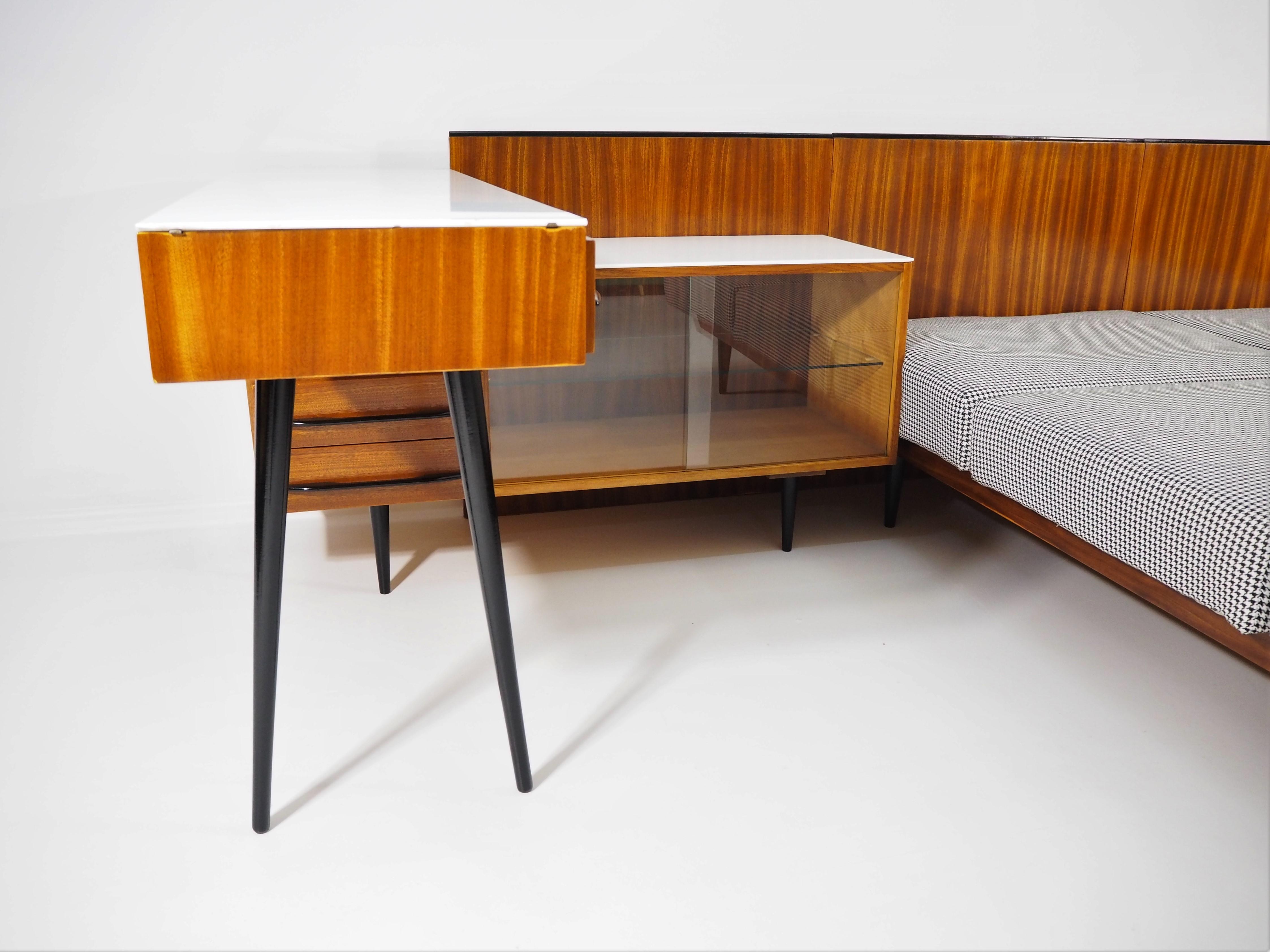 Czech Bed and Desk Set by Jindřich Halabala for UP Závody, 1960s For Sale
