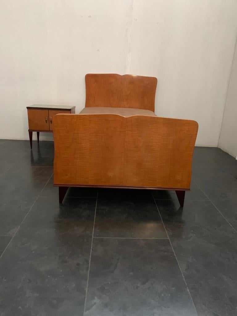 Bed and Nightstand Set In Blond Mahogany Wood, 1950s, Set of 2 In Good Condition For Sale In Montelabbate, PU