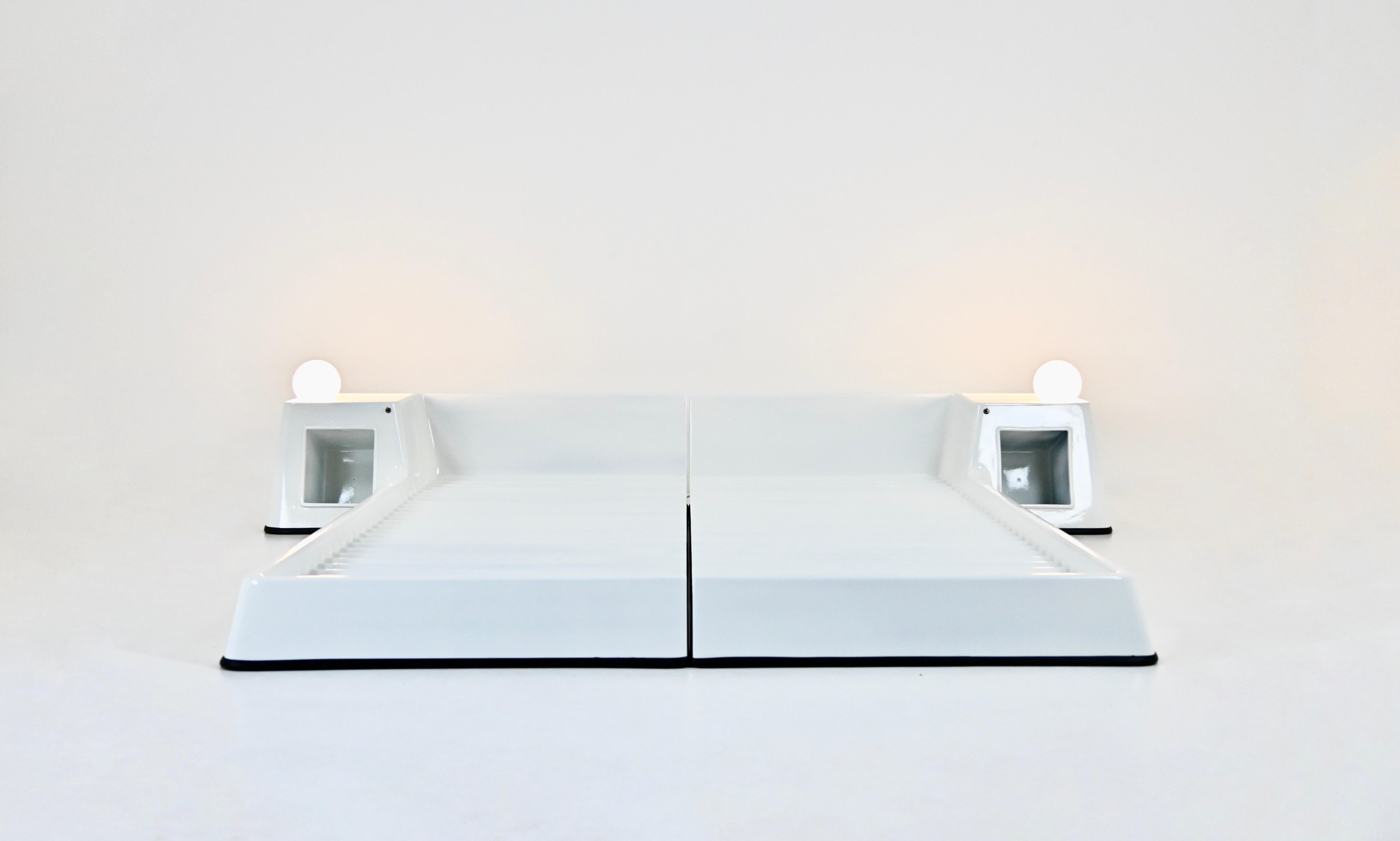 Fiberglass Bed by Marc Held for Prisunic, 1970S For Sale