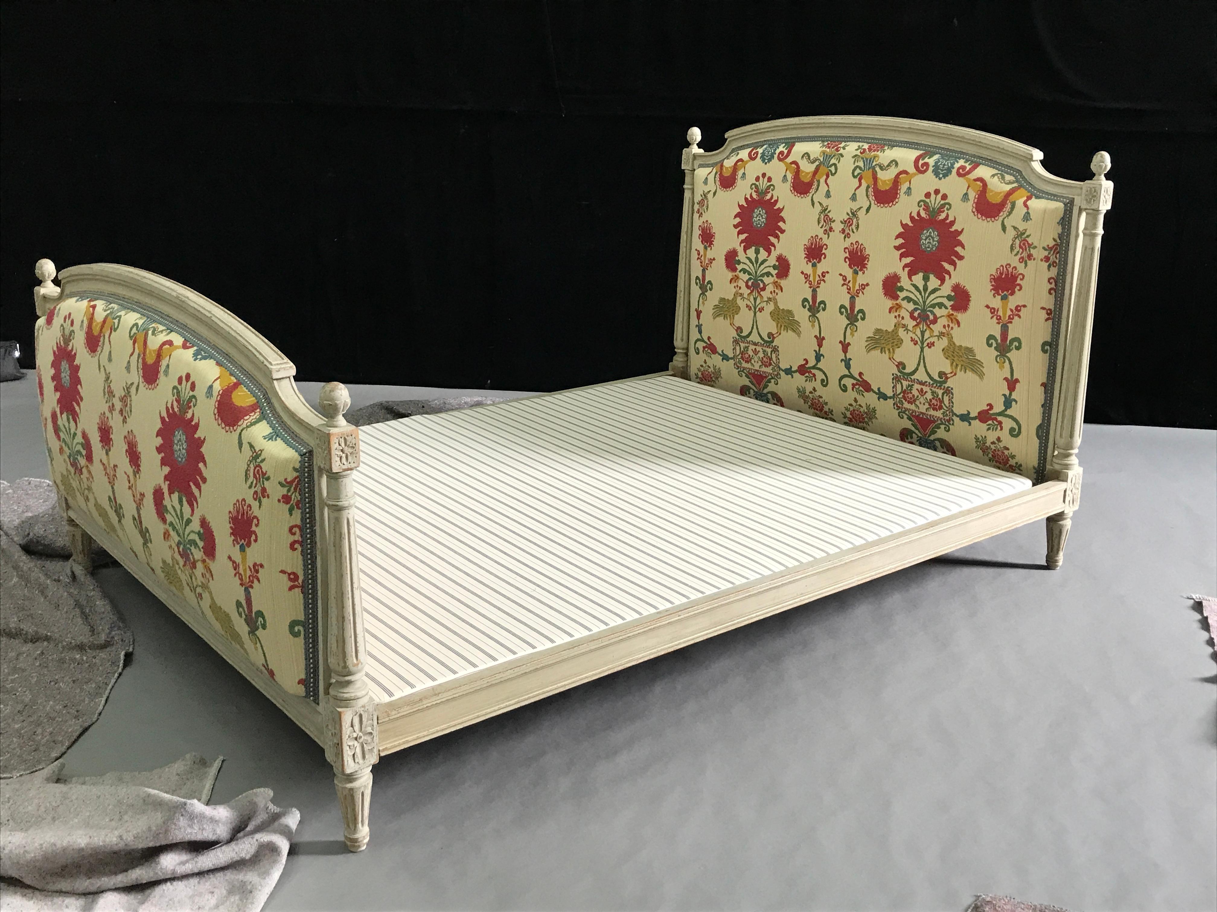 Bed Carved Painted Old White Susani Upholstered Louis XVI King For Sale 10