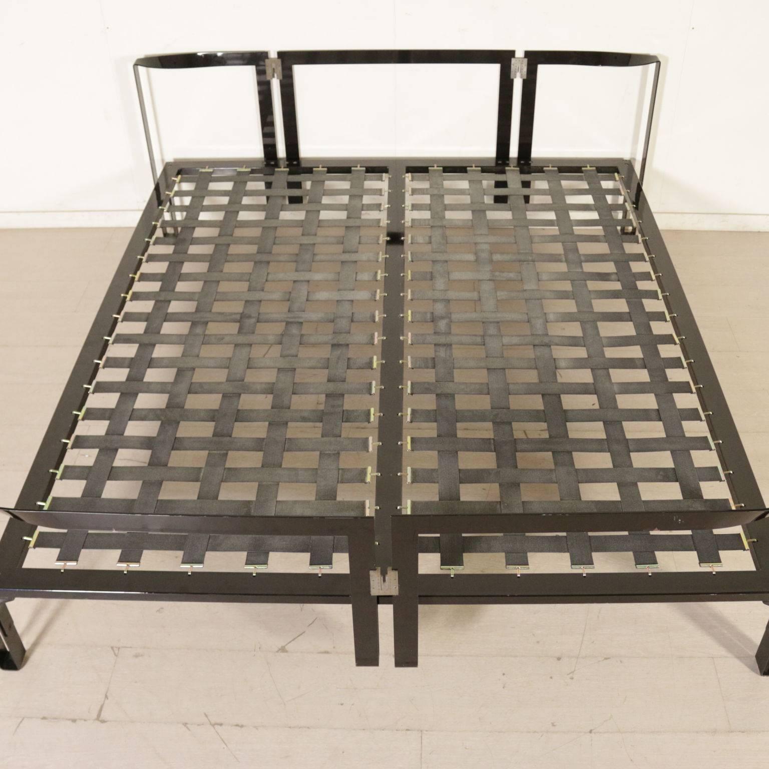 Bed Designed by Tobia Scarpa Lacquered Metal Vintage, Italy, 1980s 6