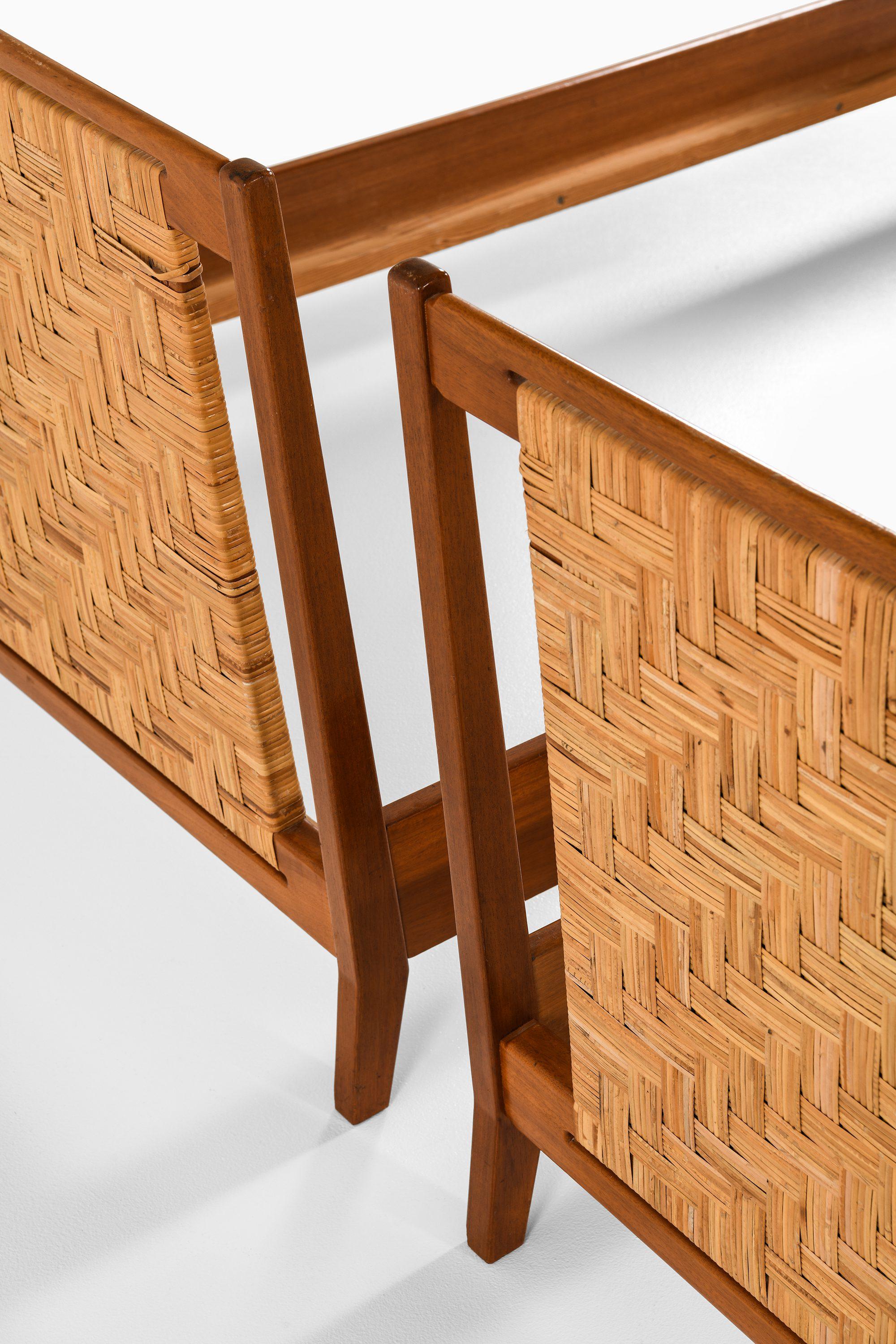 Bed Frames in Mahogany and Woven Cane by Josef Frank, 1940's For Sale 3