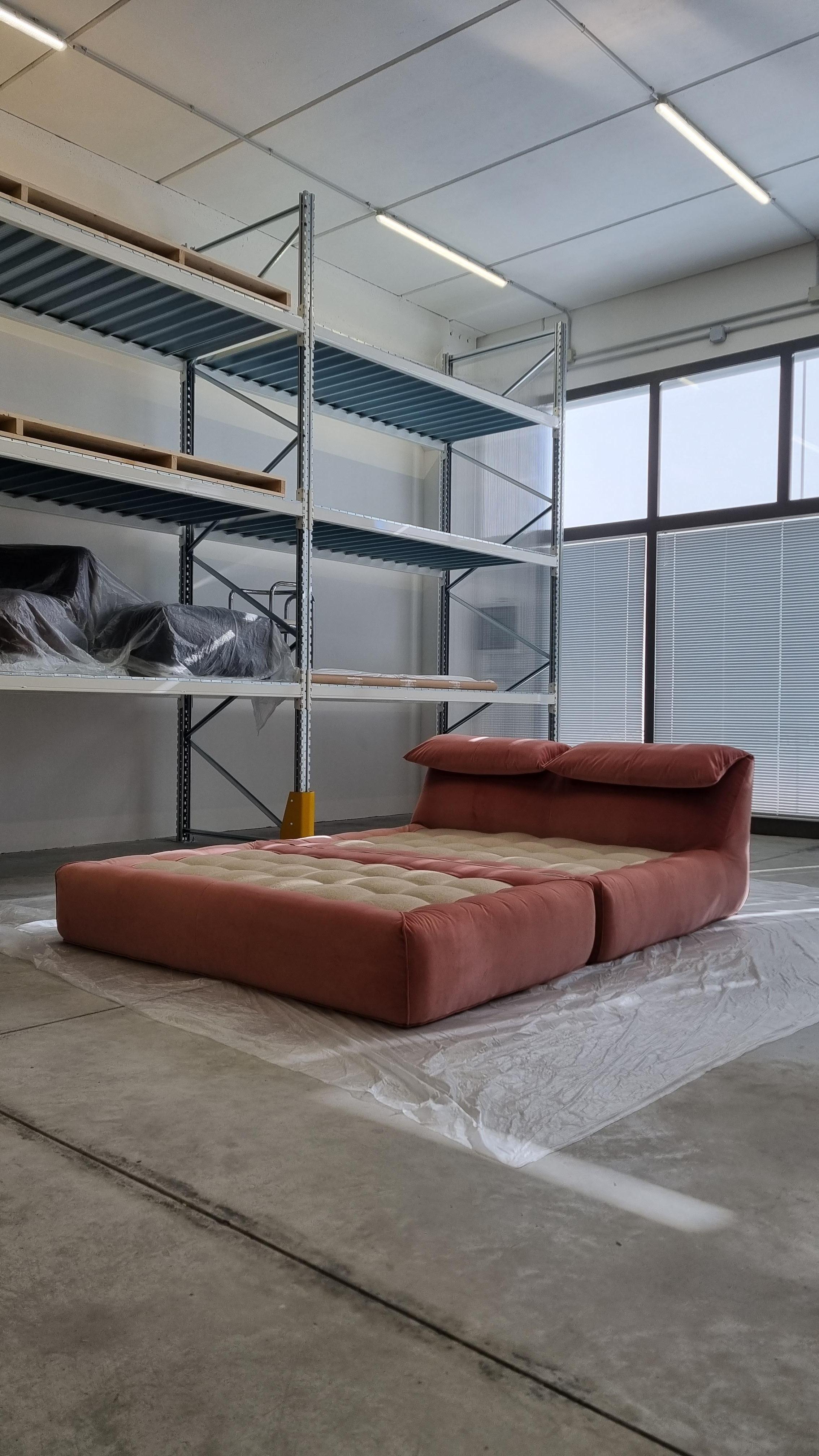 Cama de la serie Le Bambole diseñada por Mario Bellini para B&b Italia 1972 Moderno de mediados de siglo en venta