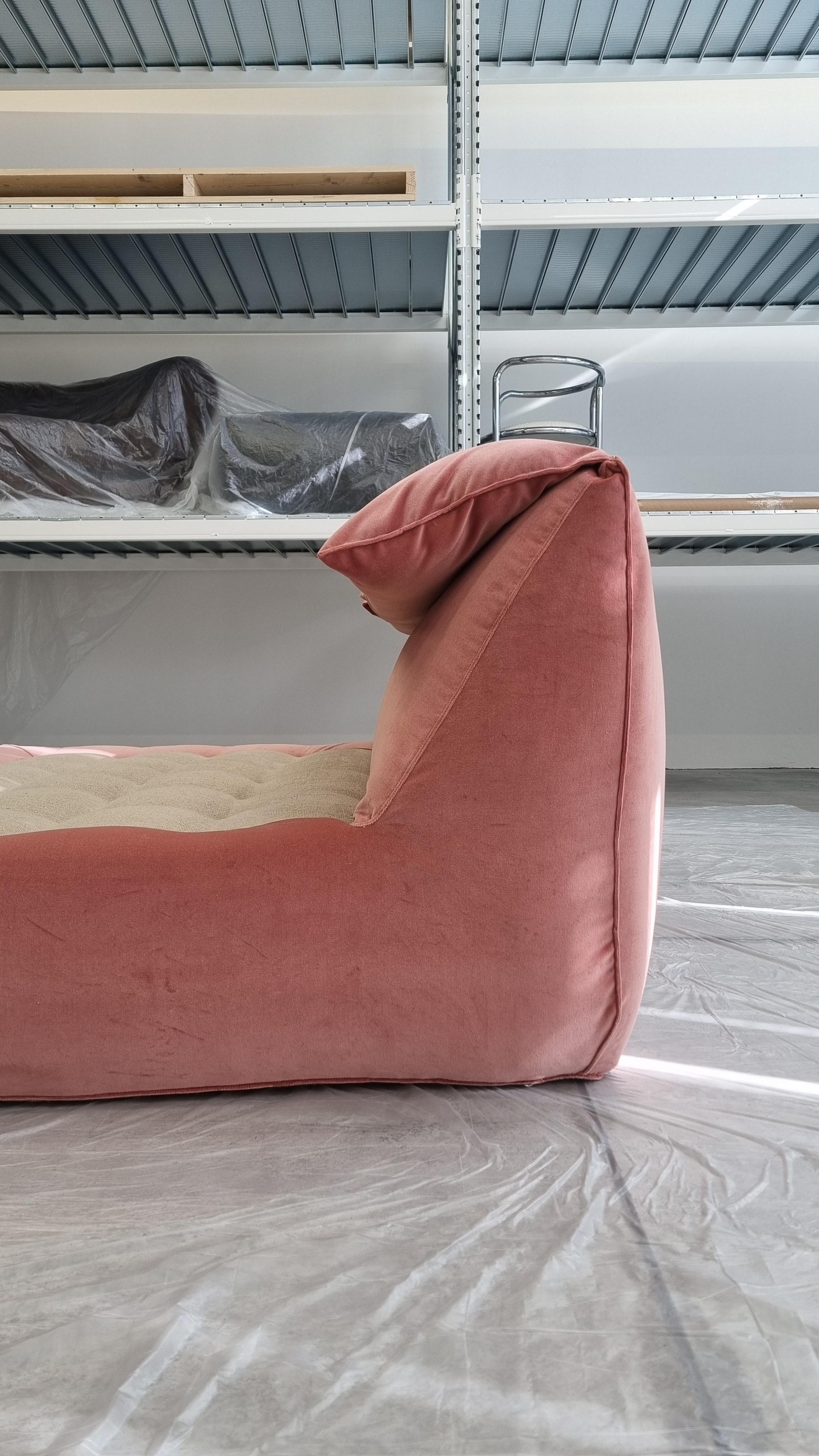 Cama de la serie Le Bambole diseñada por Mario Bellini para B&b Italia 1972 en Excelente estado para la venta en Arezzo, Italy