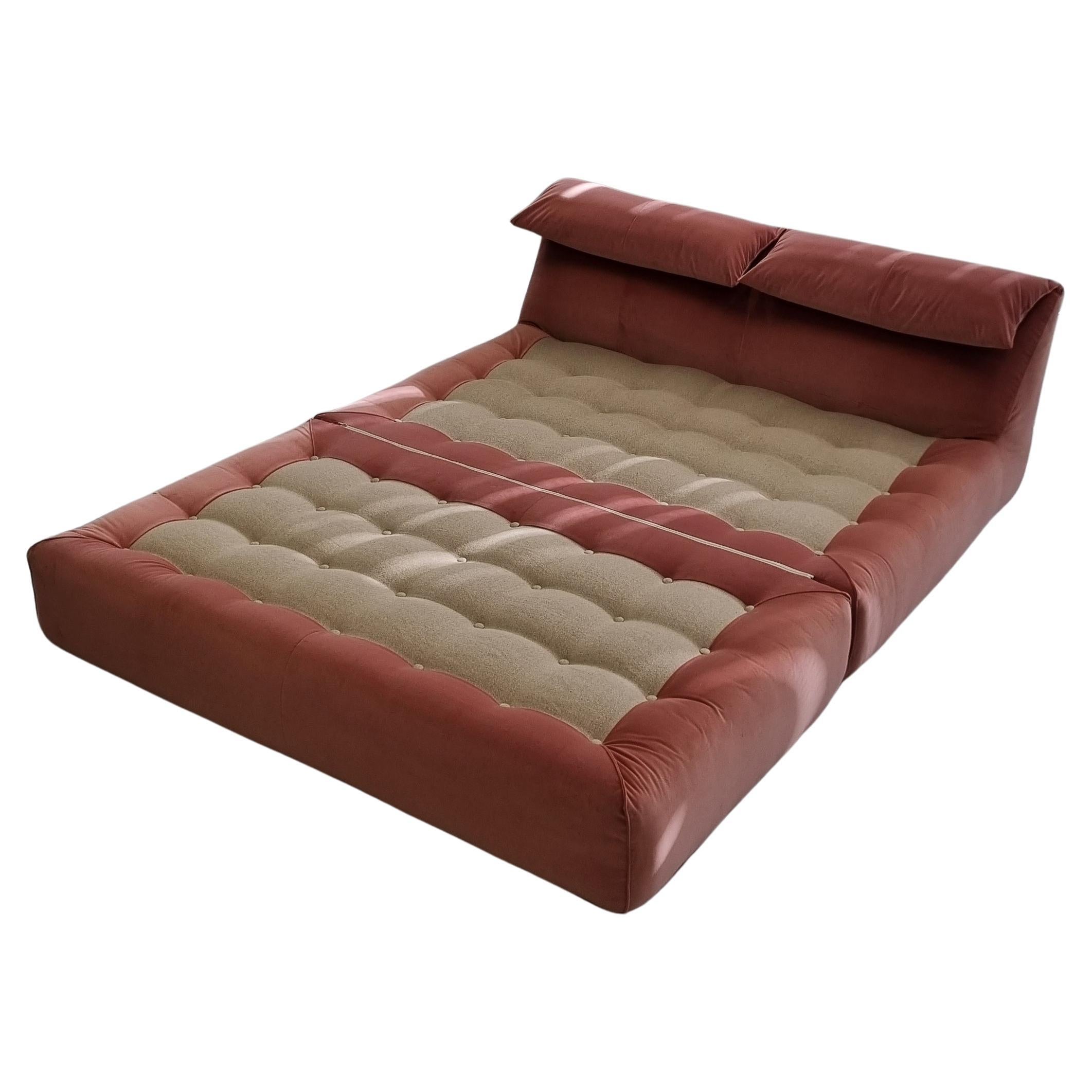 Cama de la serie Le Bambole diseñada por Mario Bellini para B&b Italia 1972 en venta