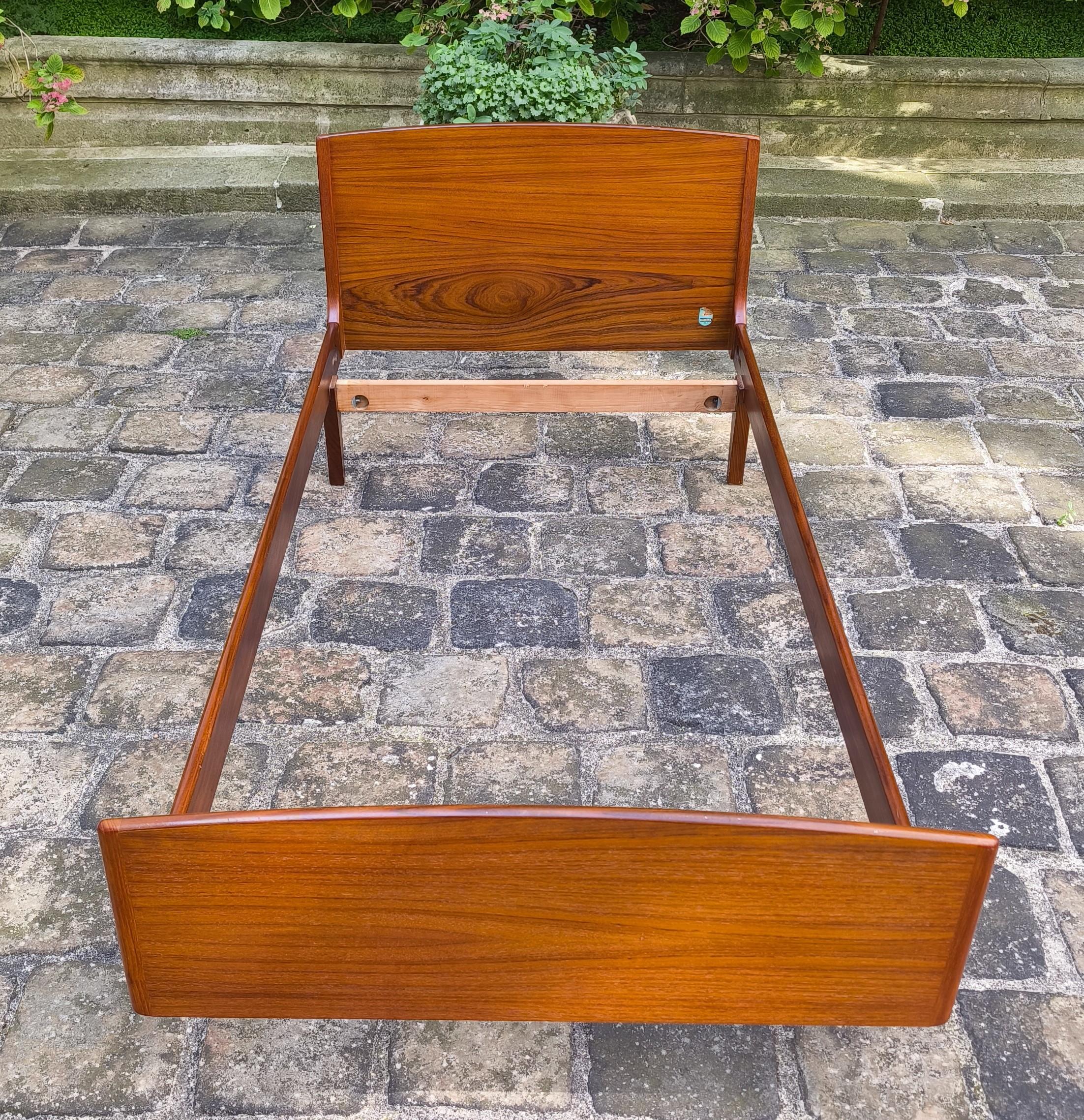Bett oder Liege, Roger Landault, Wiederaufbauzeit, 50er Jahre, Frankreich (Holz) im Angebot