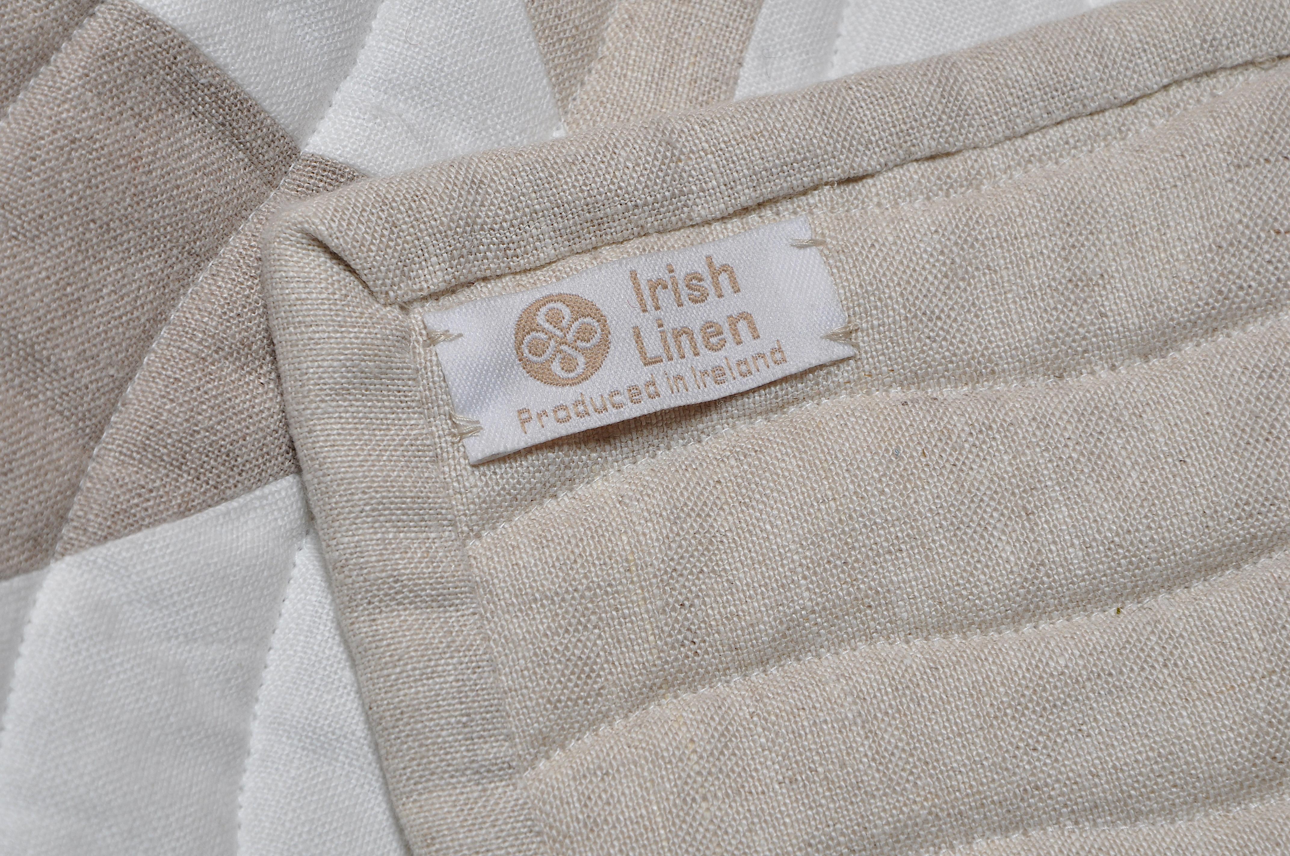 Bett Läufer Quilt Decke Vintage Irish Leinen Patchwork Handmade im Zustand „Gut“ im Angebot in Belfast, Northern Ireland
