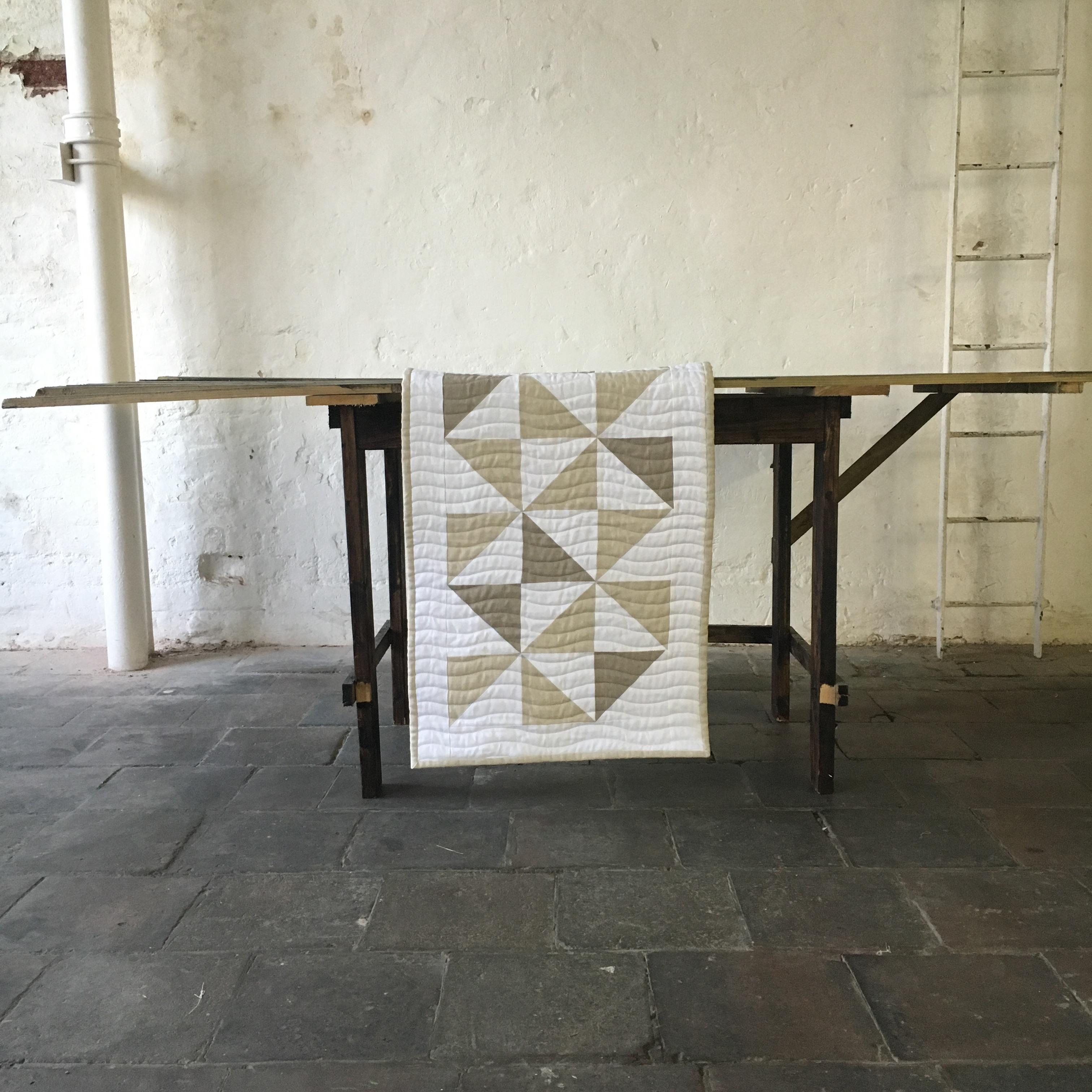 Bett Läufer Quilt Decke Vintage Irish Leinen Patchwork Handmade (21. Jahrhundert und zeitgenössisch) im Angebot