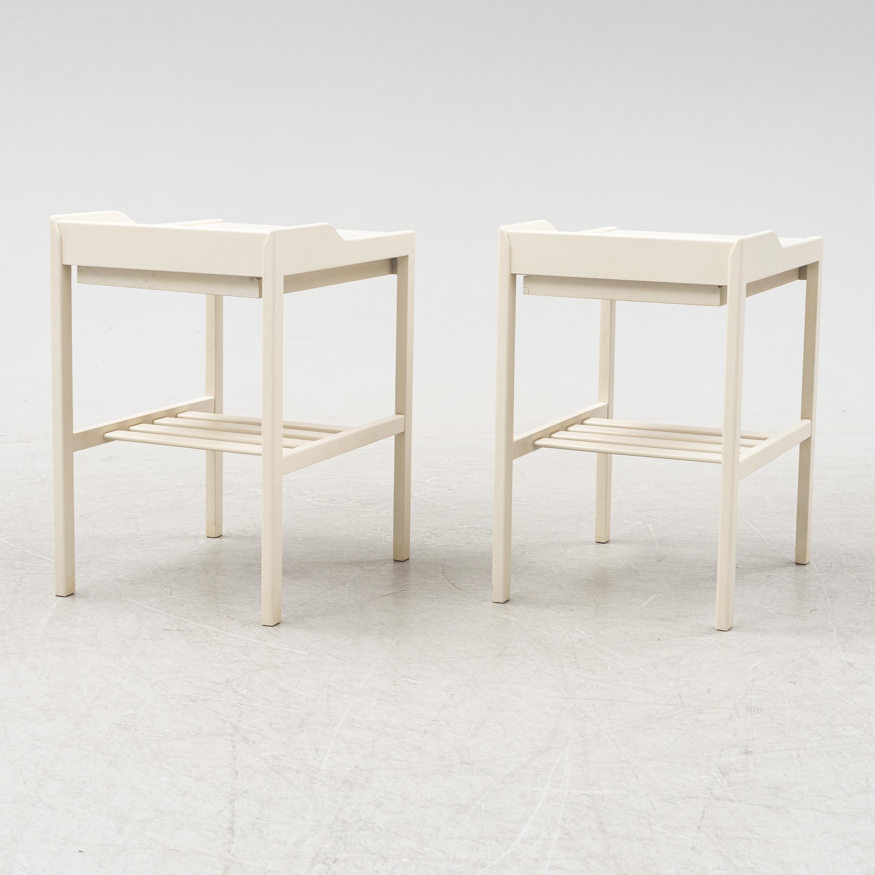 Scandinave moderne Tables de chevet laquées blanches Bertil Fridhagen pour Bodafors, années 1960  en vente