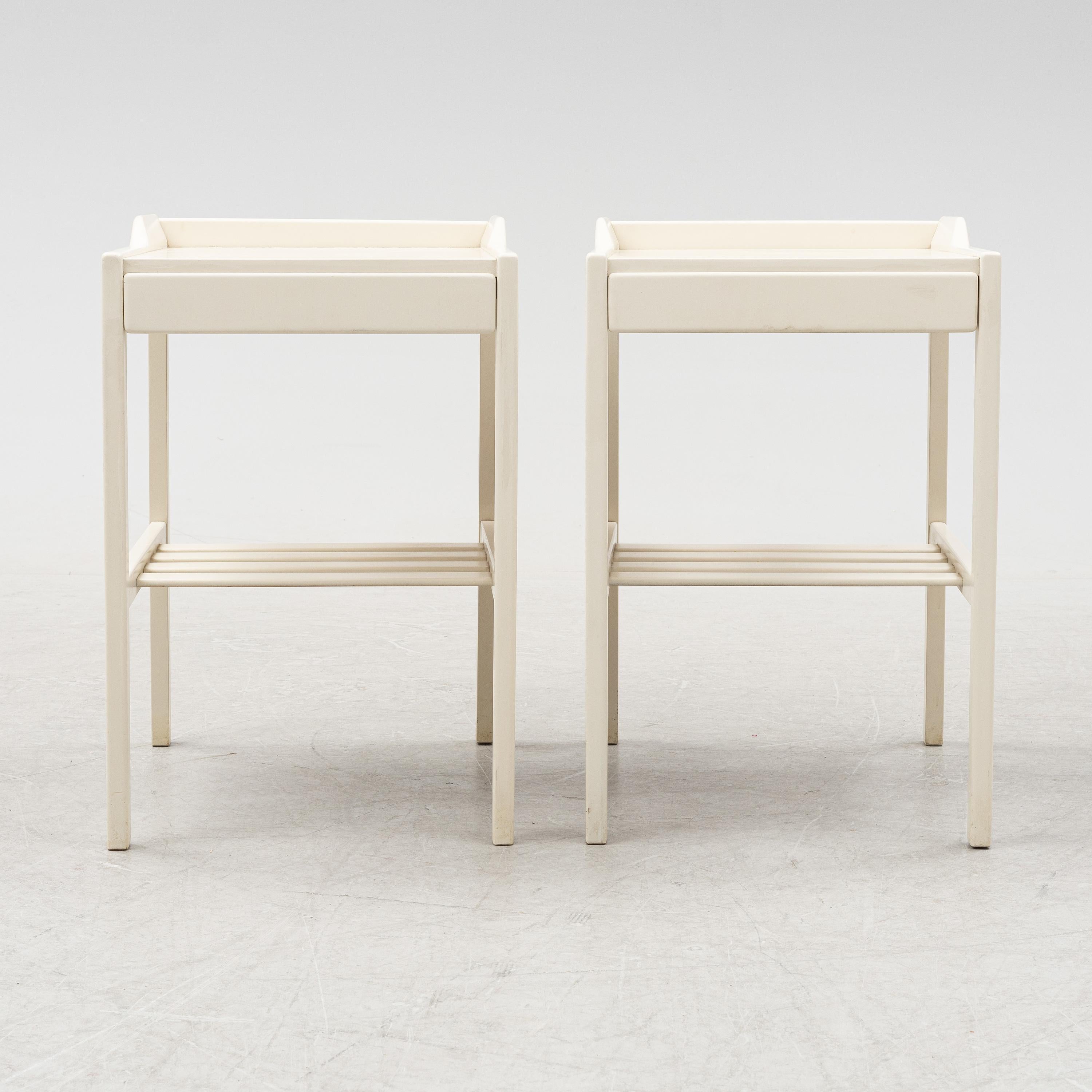 Suédois Tables de chevet laquées blanches Bertil Fridhagen pour Bodafors, années 1960 en vente