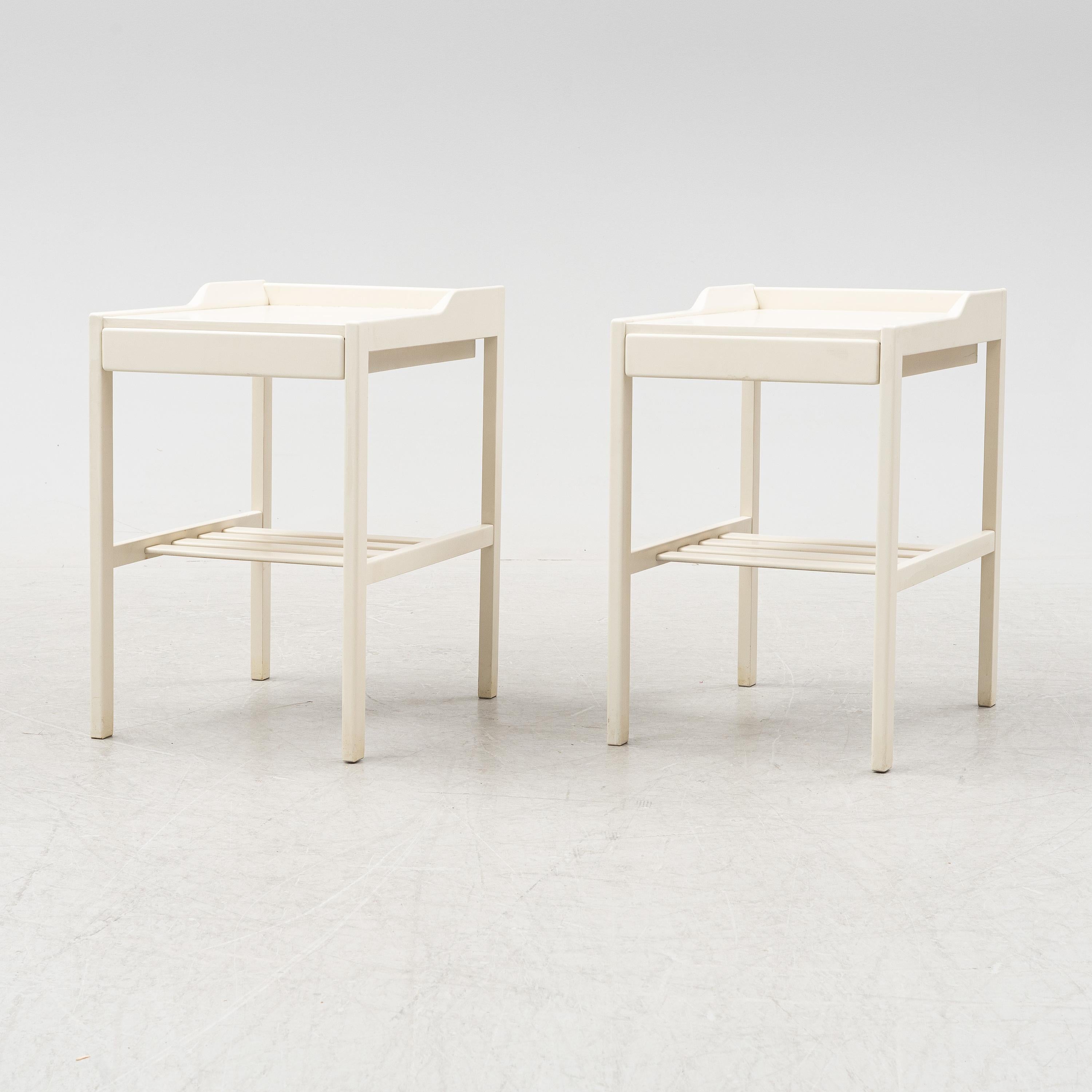 Bed Side Tables Bertil Fridhagen for Bodafors, 1960s, White Lacquer In Good Condition For Sale In Paris, FR