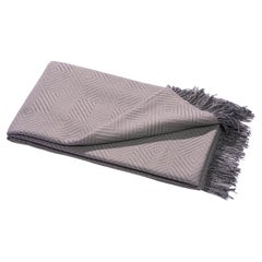 Colcha Tejida de Merino Extrafino en Malva por Catharina Mende