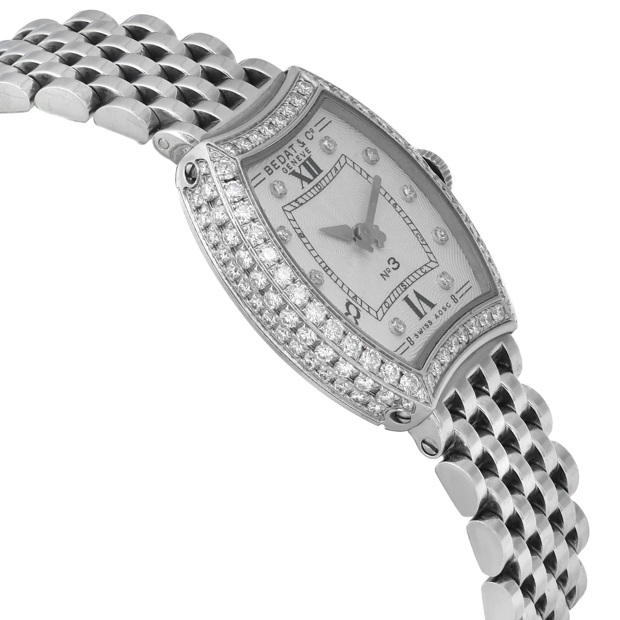 Bedat n° 3 Tonneau Steel Silver Dial Montre à quartz pour femmes 304.051.109 Pour femmes en vente