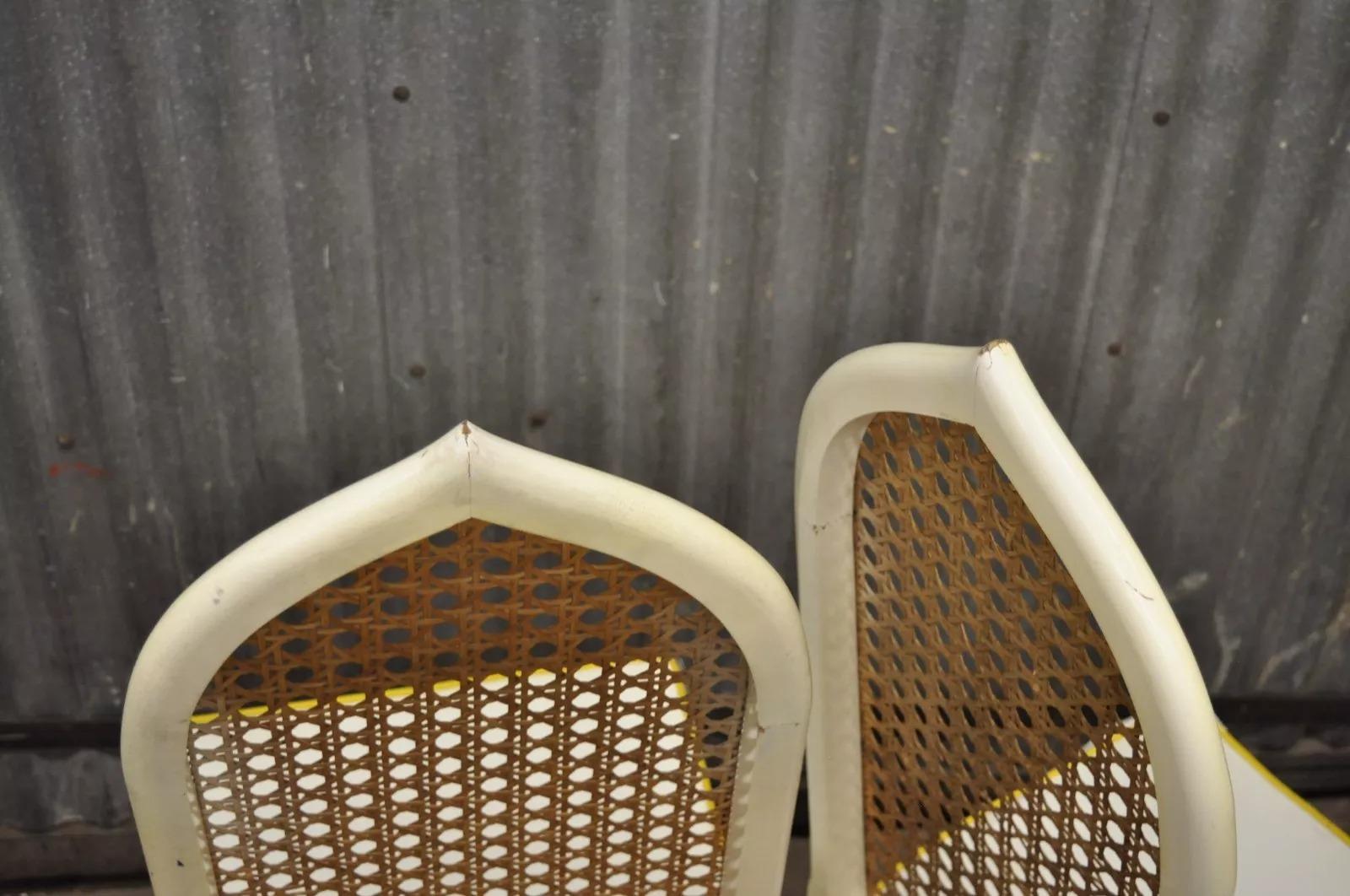 Bedell Vintage Hollywood Regency Cane Back Pagoda Dining Side Chairs (B) - Pair en vente 1