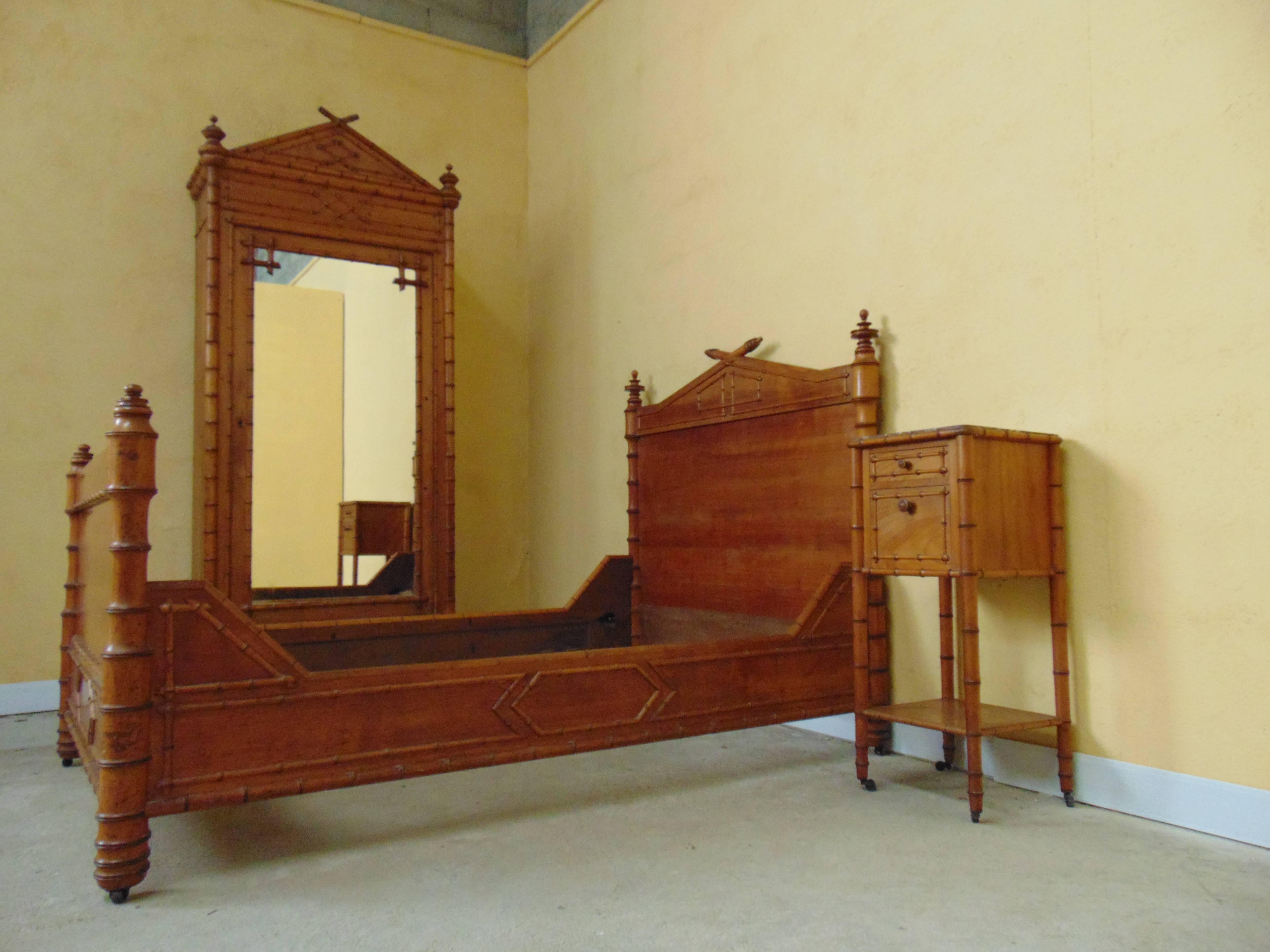 Altro Suite da letto in finto bambù, circa 1900 in vendita
