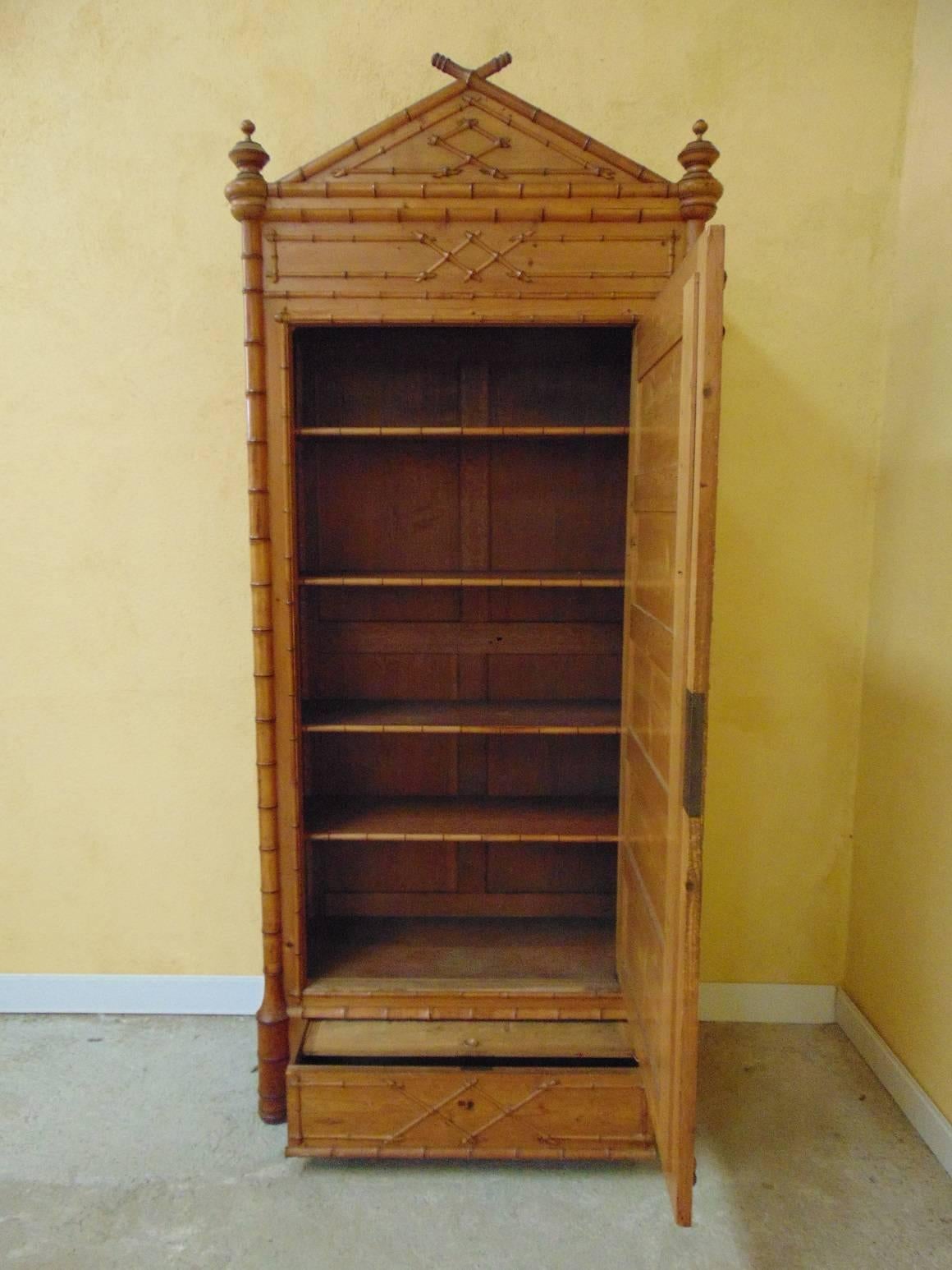 Suite da letto in finto bambù, circa 1900 in vendita 2