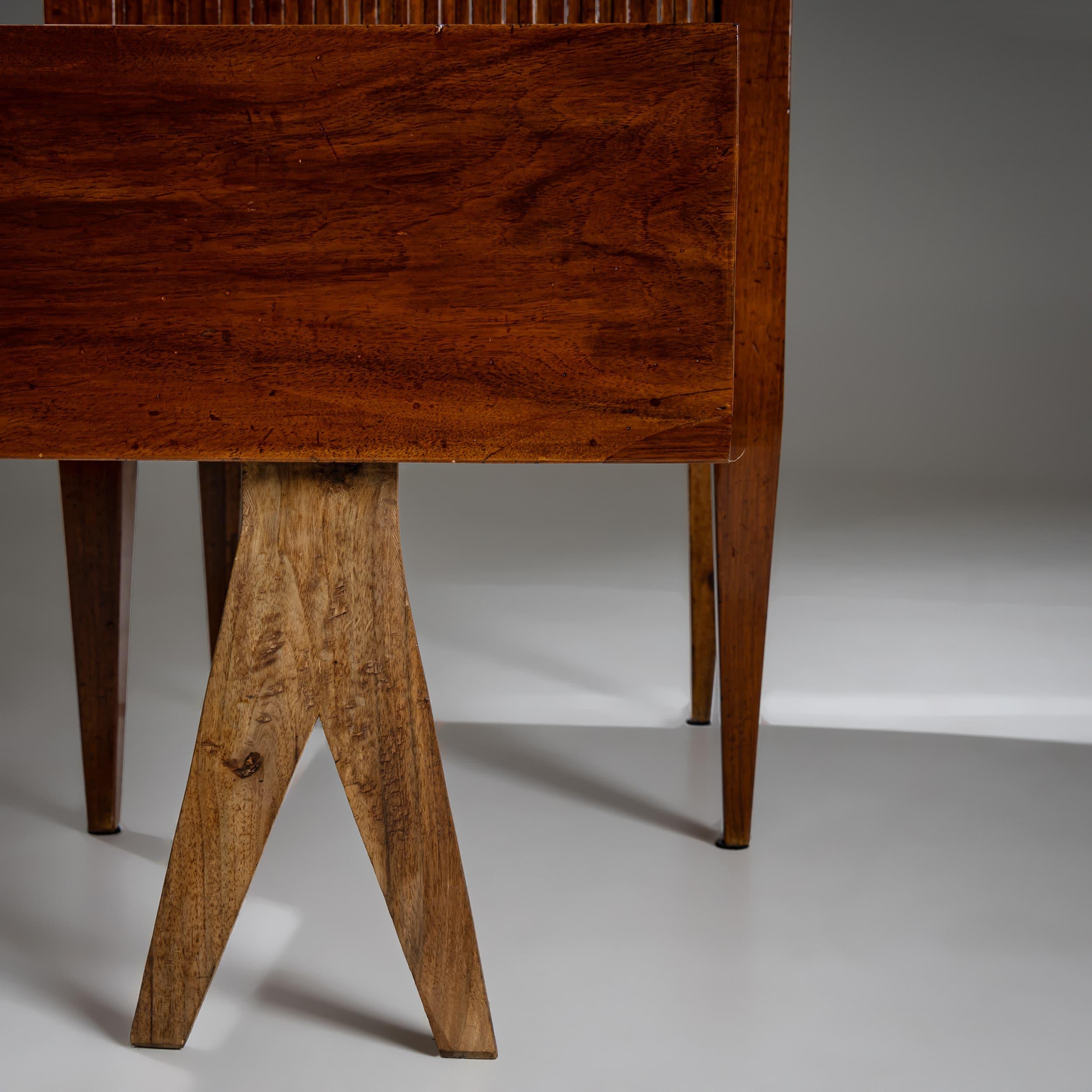 Table de chevet, Italie, fin du XVIIIe siècle en vente 3