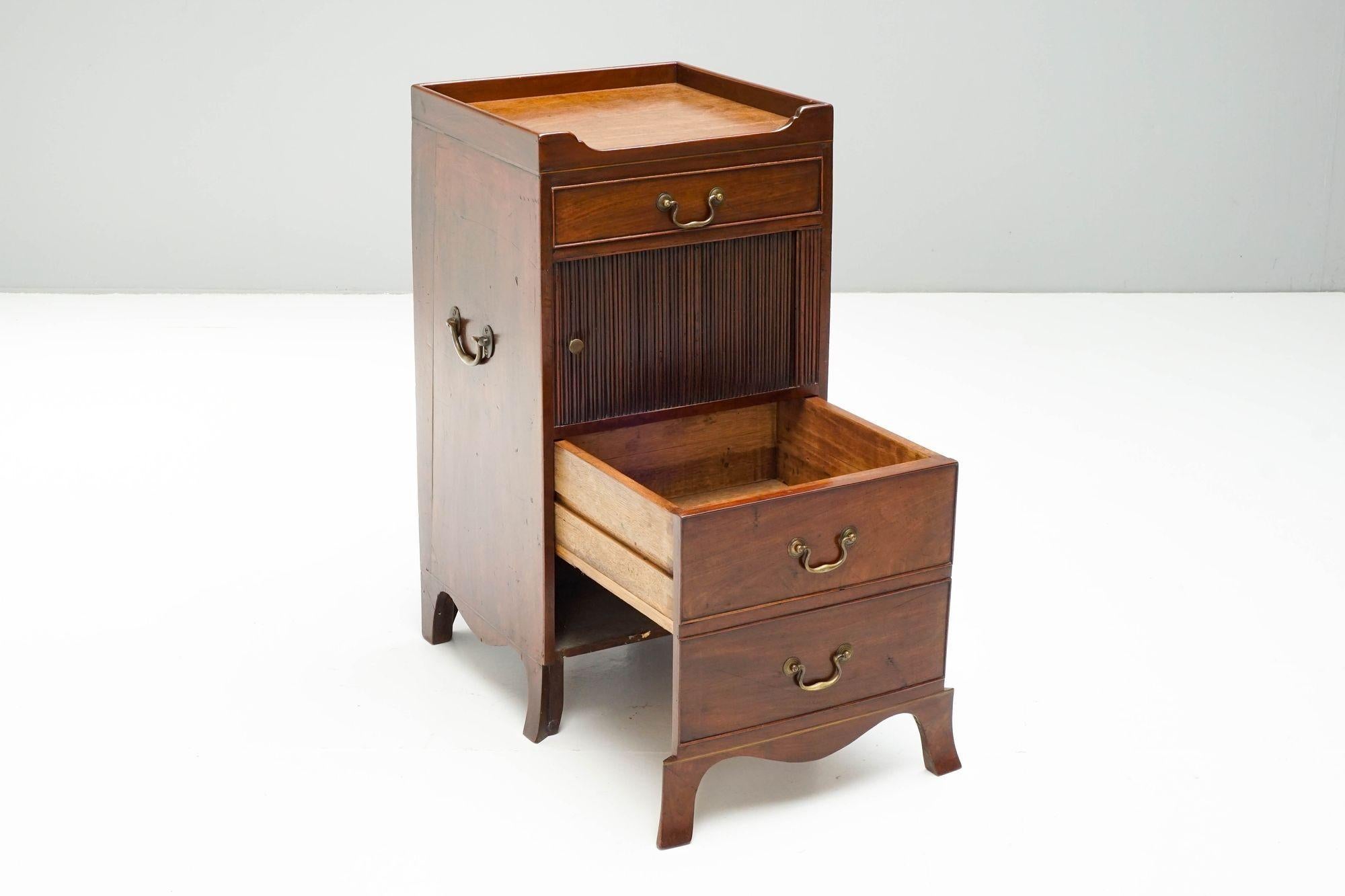 Bedside Cupboard In Excellent Condition For Sale In London, England