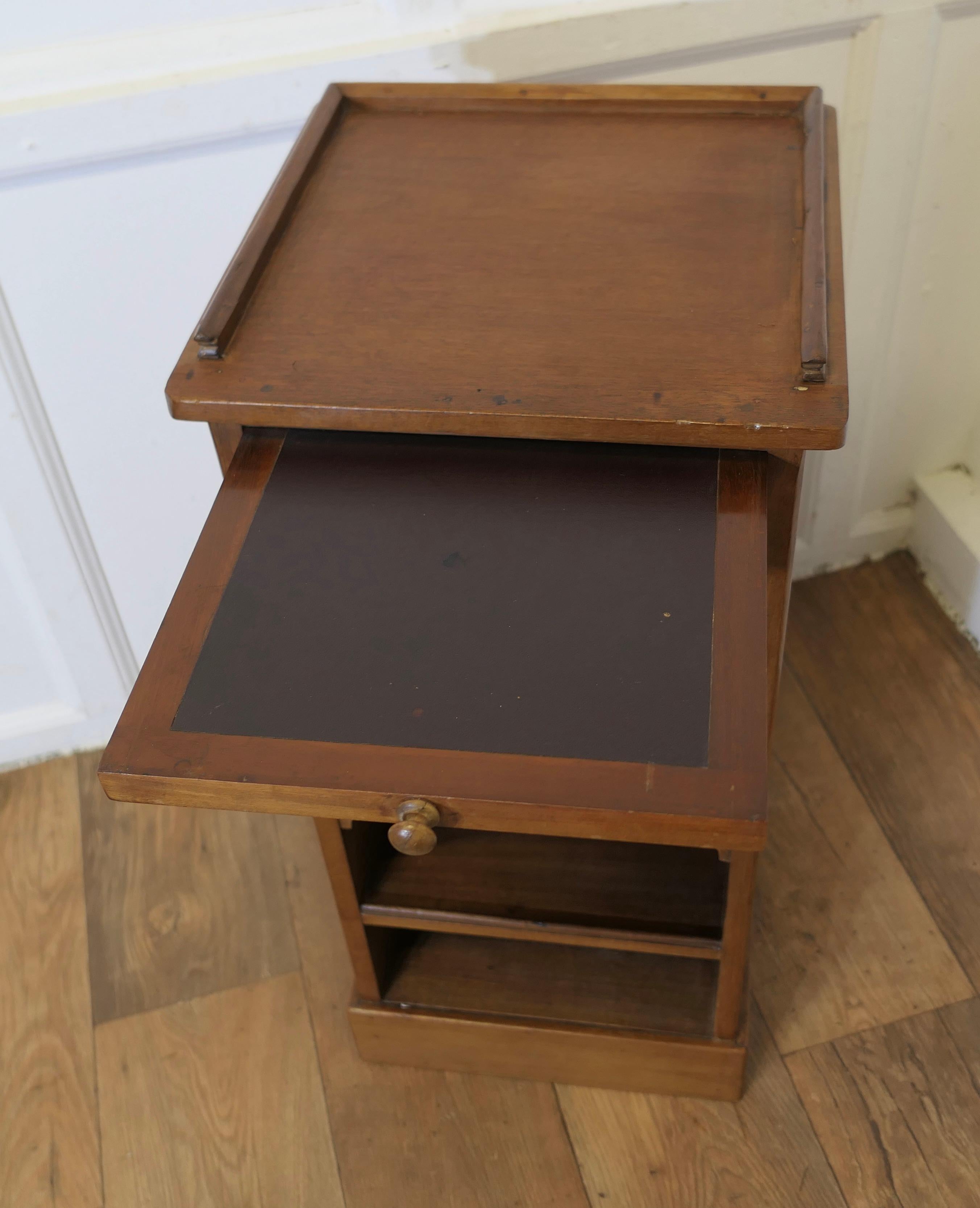 Bedside Cupboard with Brushing Slide In Good Condition For Sale In Godshill, Isle of Wight
