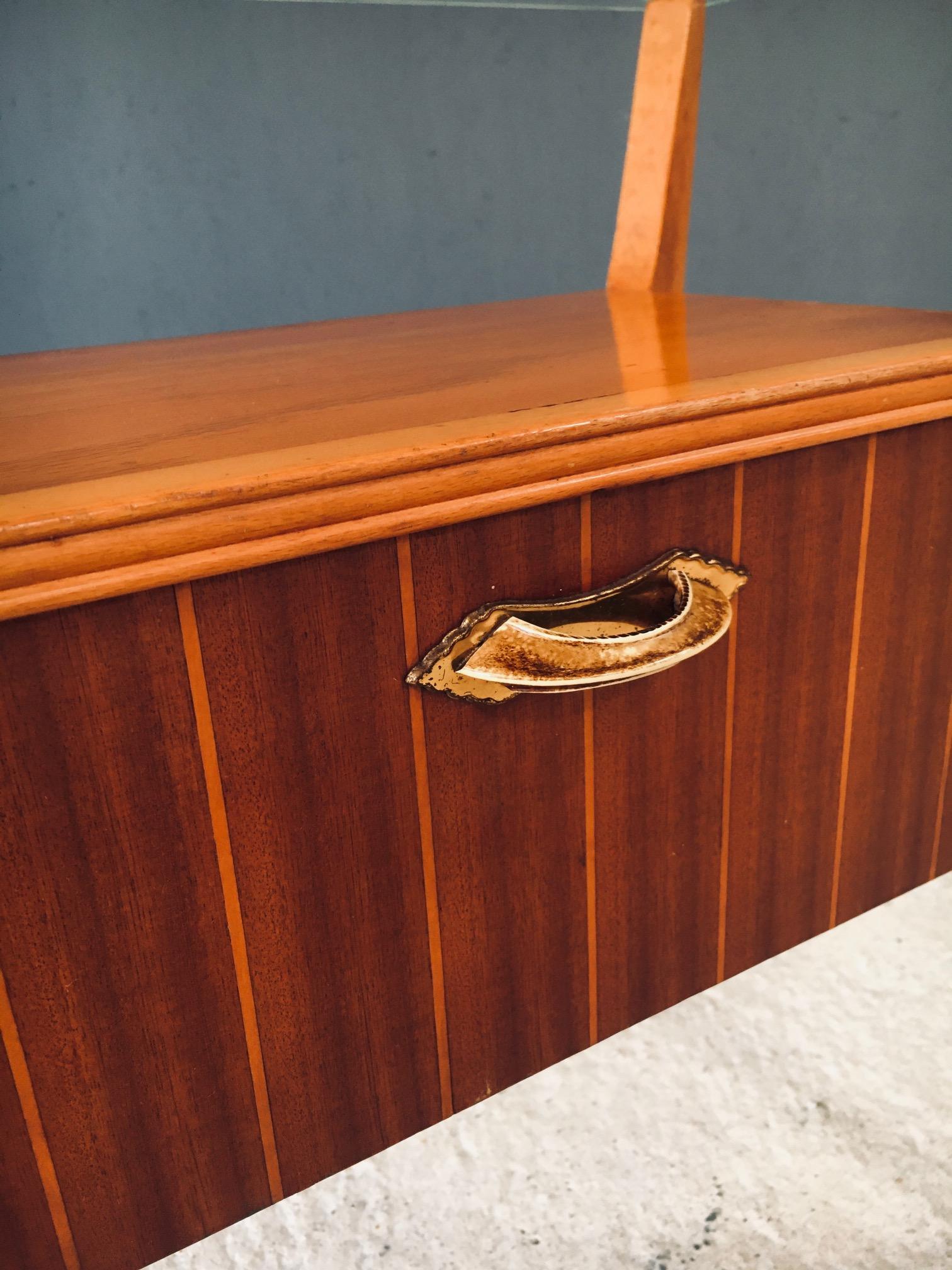 Table de chevet par Gio Ponti pour La Permanente Mobili Cantu, Italie, années 1950 en vente 7