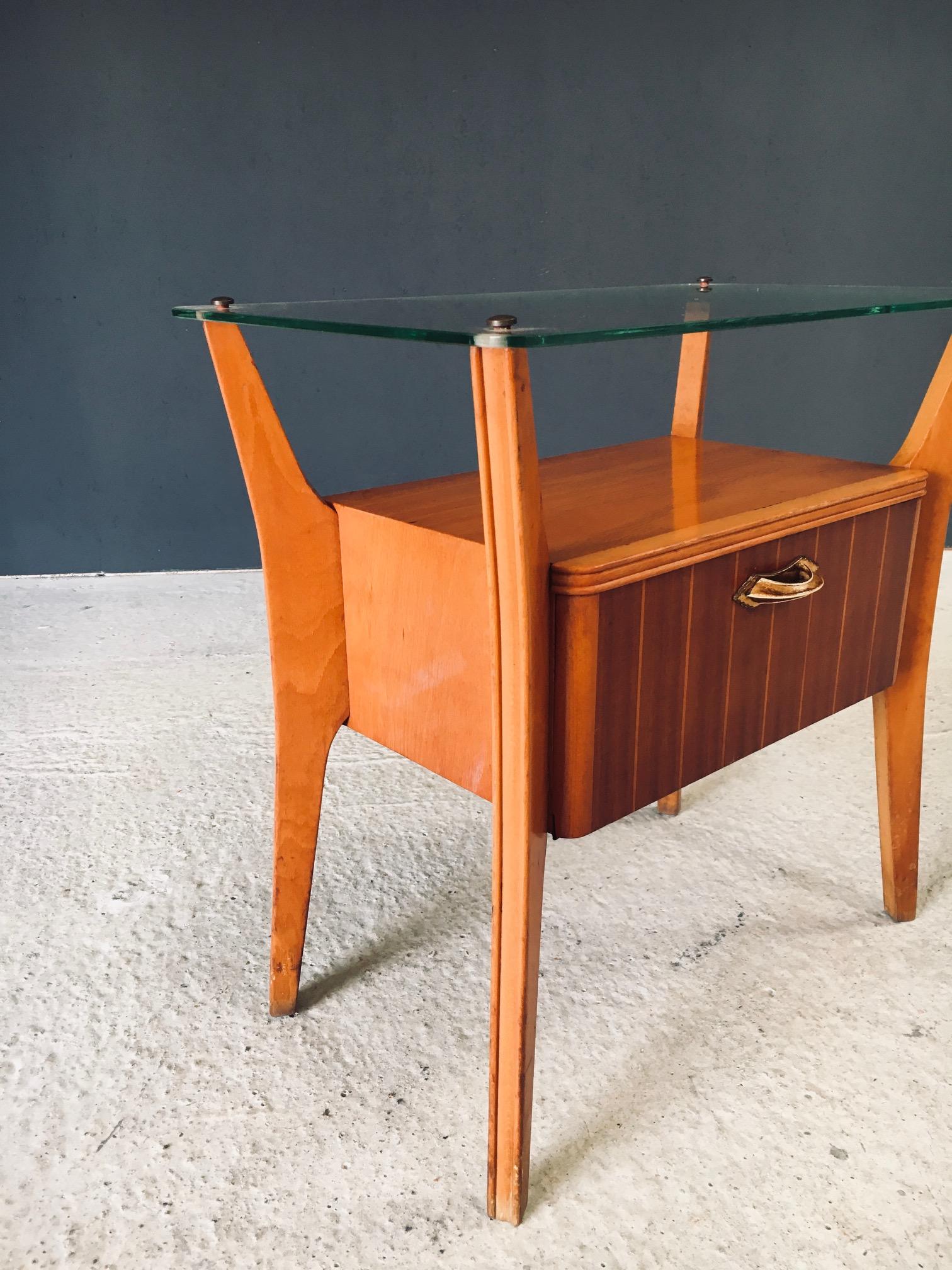 Table de chevet par Gio Ponti pour La Permanente Mobili Cantu, Italie, années 1950 en vente 1
