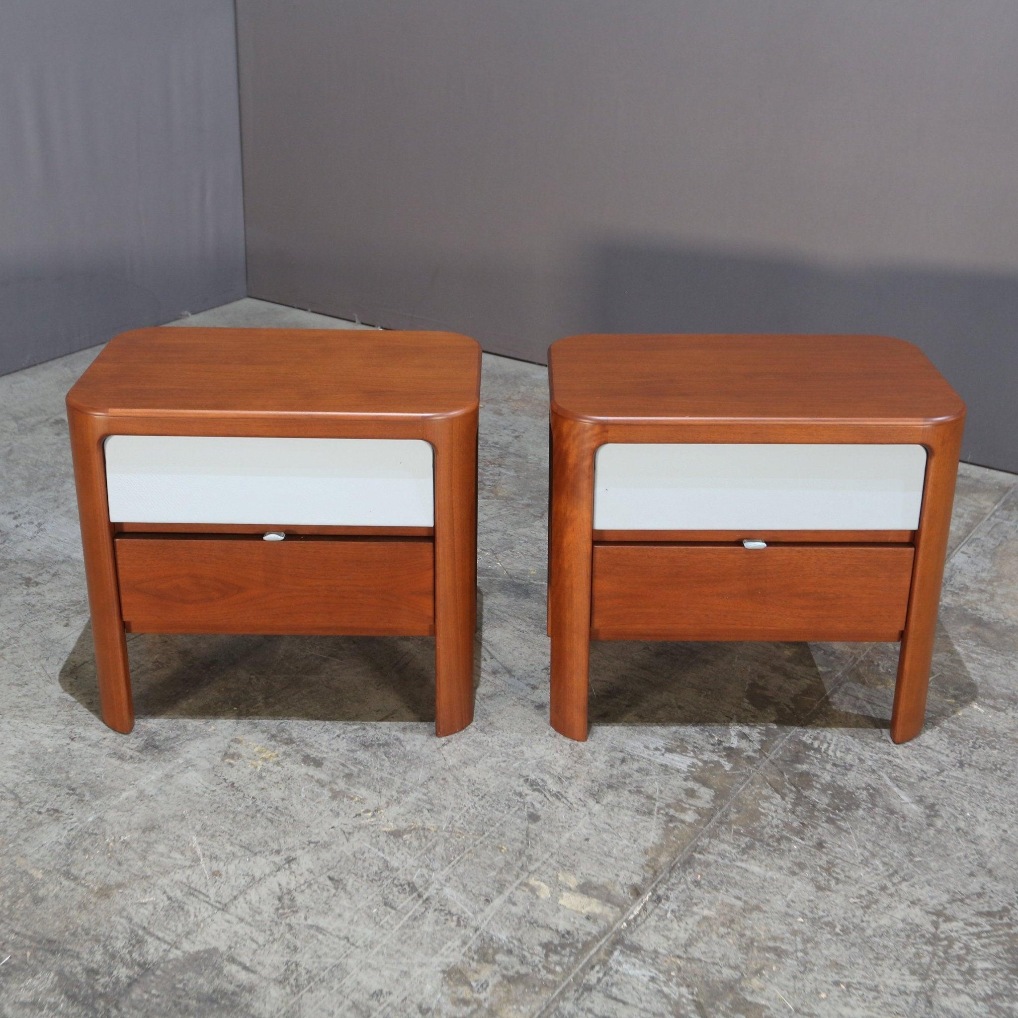 Modern Bedside Table by Giorgetti For Sale